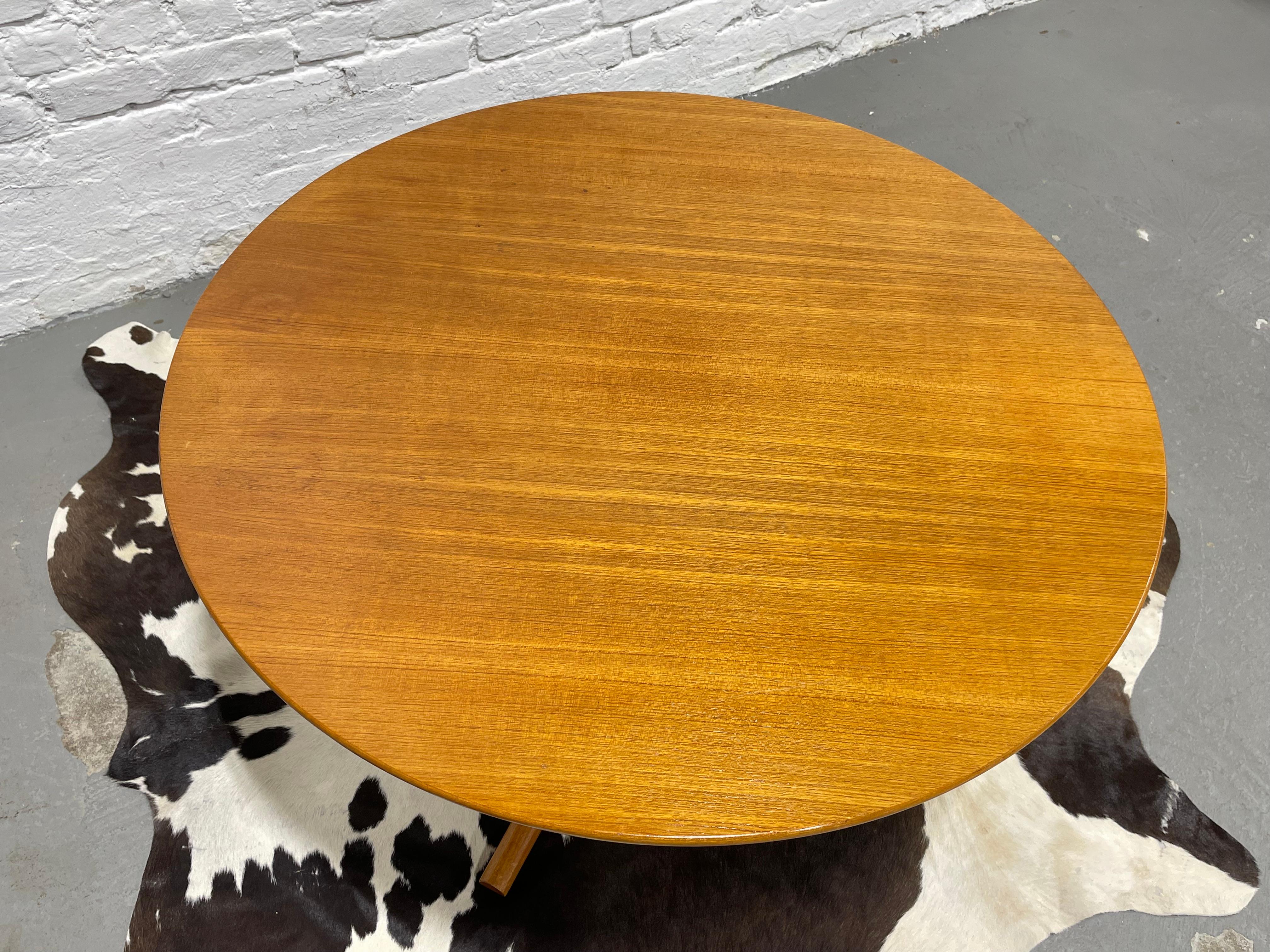 Teak Mid-Century Modern Danish Round Coffee Table, circa 1960s For Sale 1