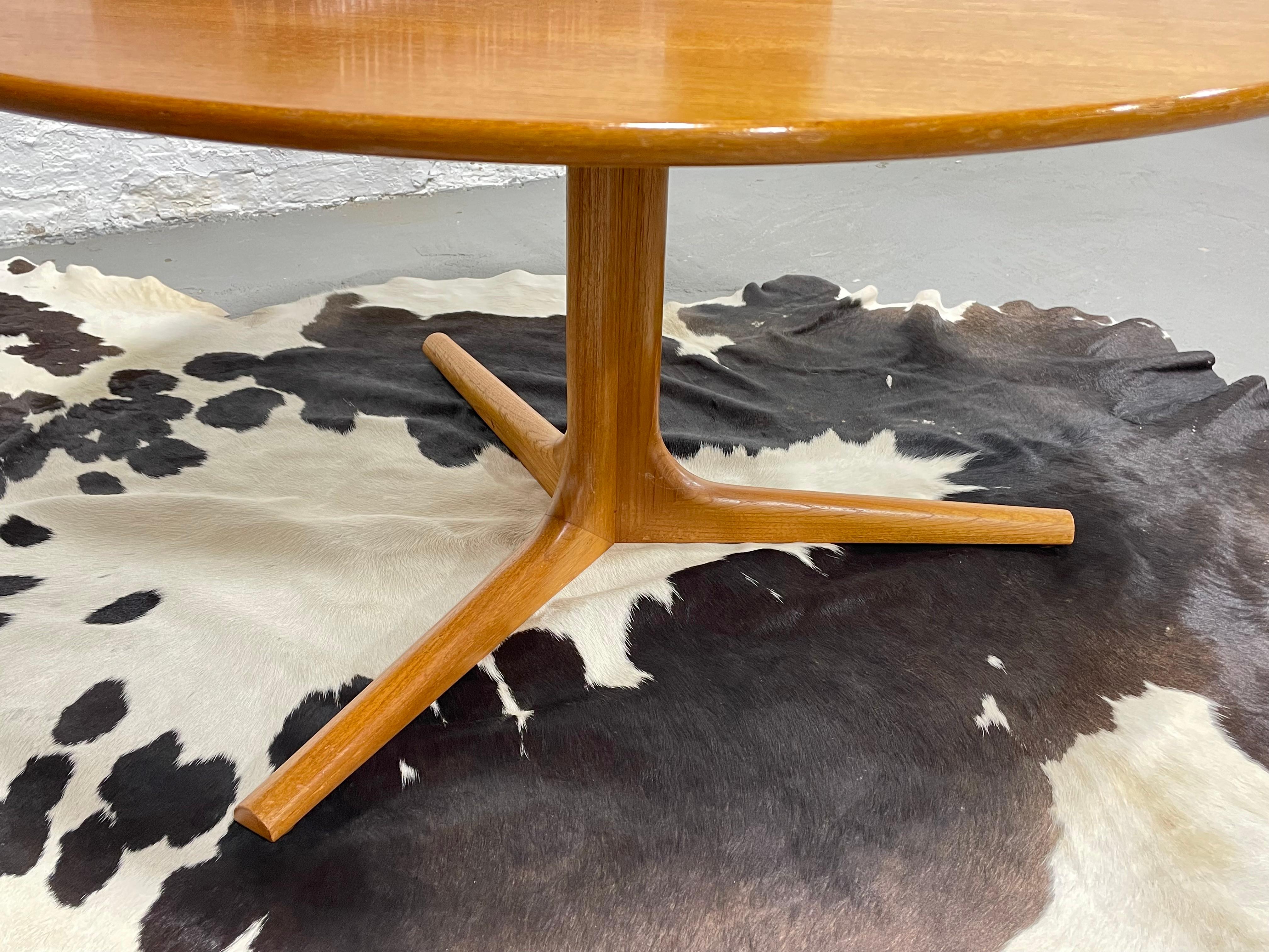 Teak Mid-Century Modern Danish Round Coffee Table, circa 1960s For Sale 2