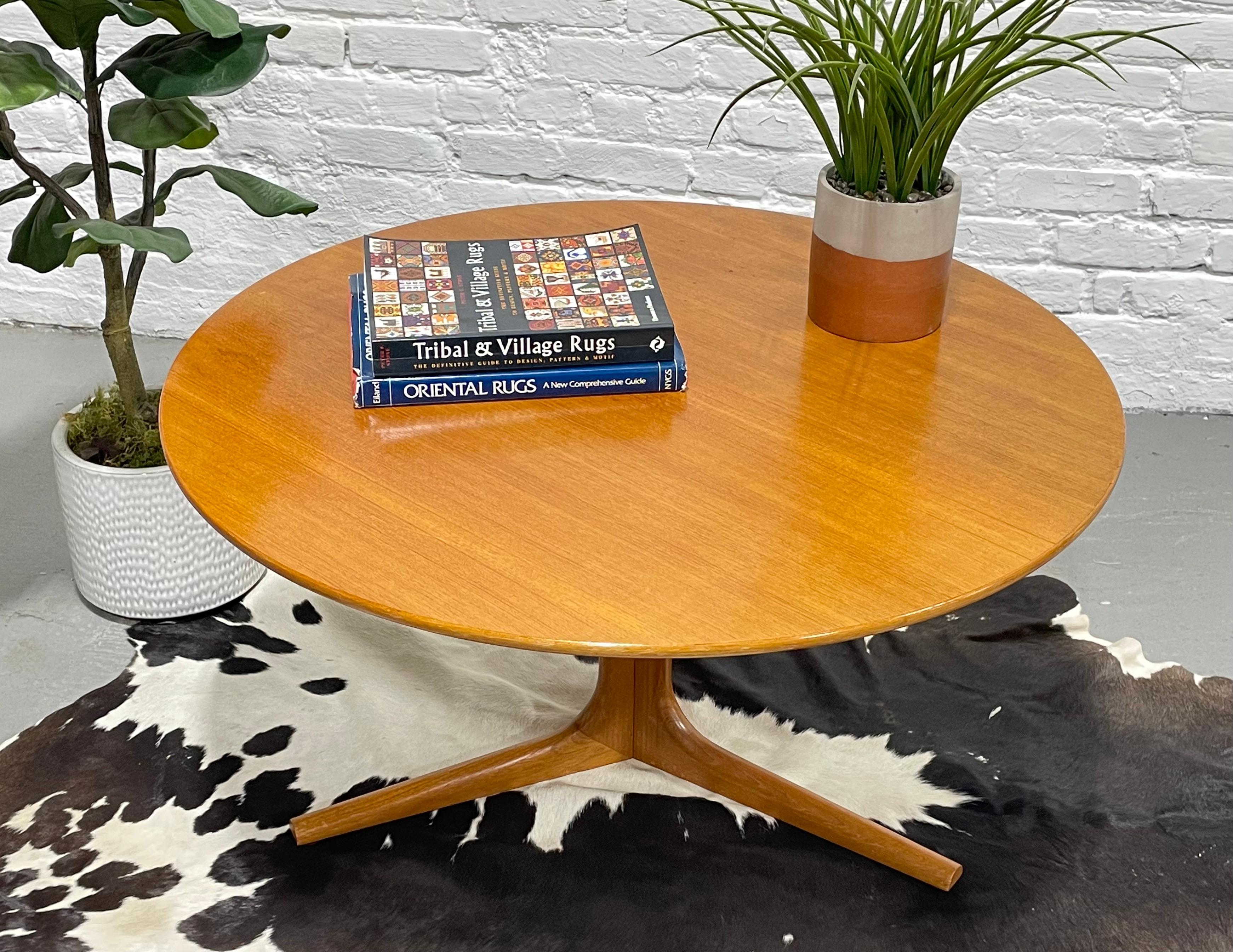 TABLE basse ronde danoise TEAK mi-siècle moderne, vers les années 1960 en vente 1