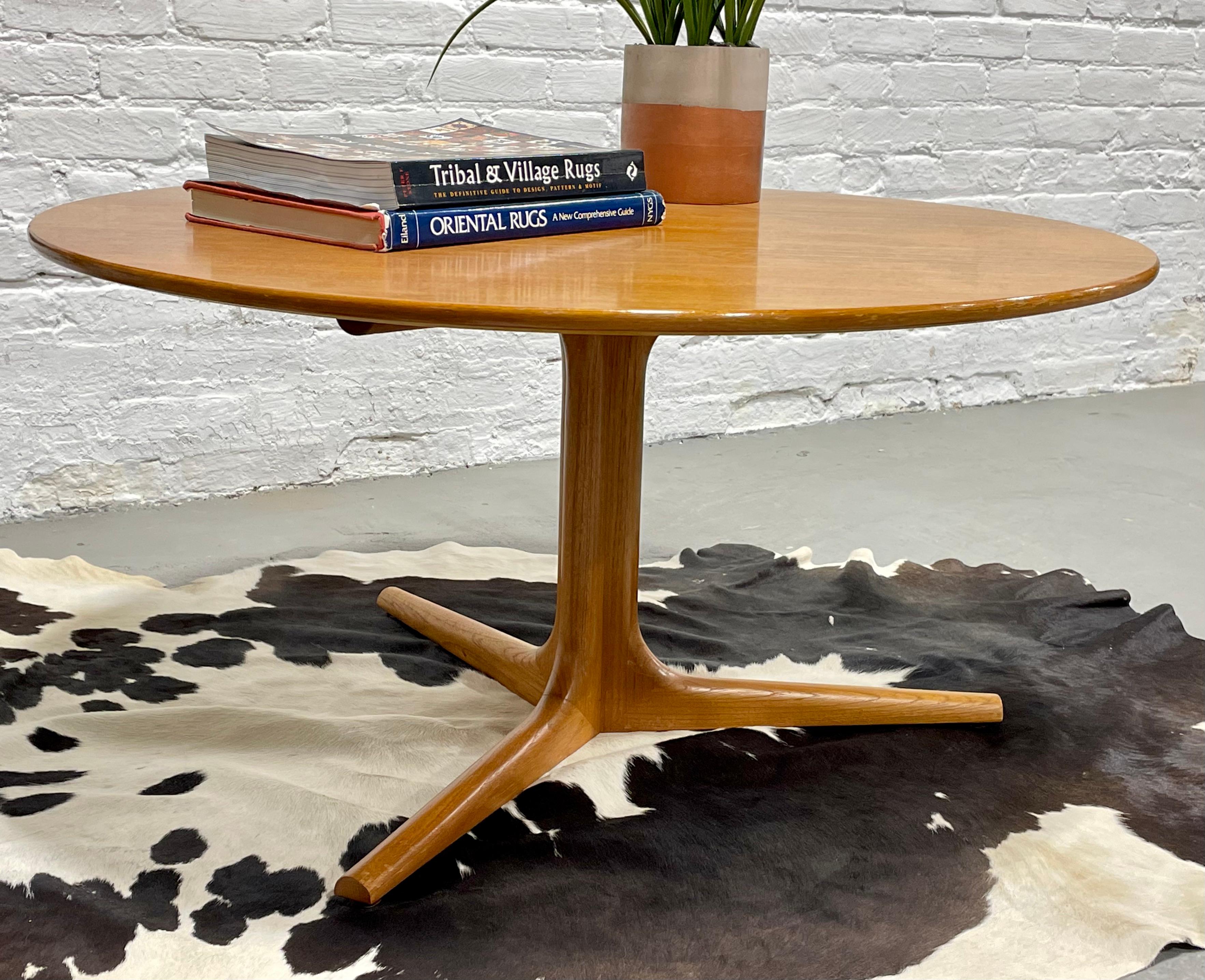 TABLE basse ronde danoise TEAK mi-siècle moderne, vers les années 1960 en vente 2
