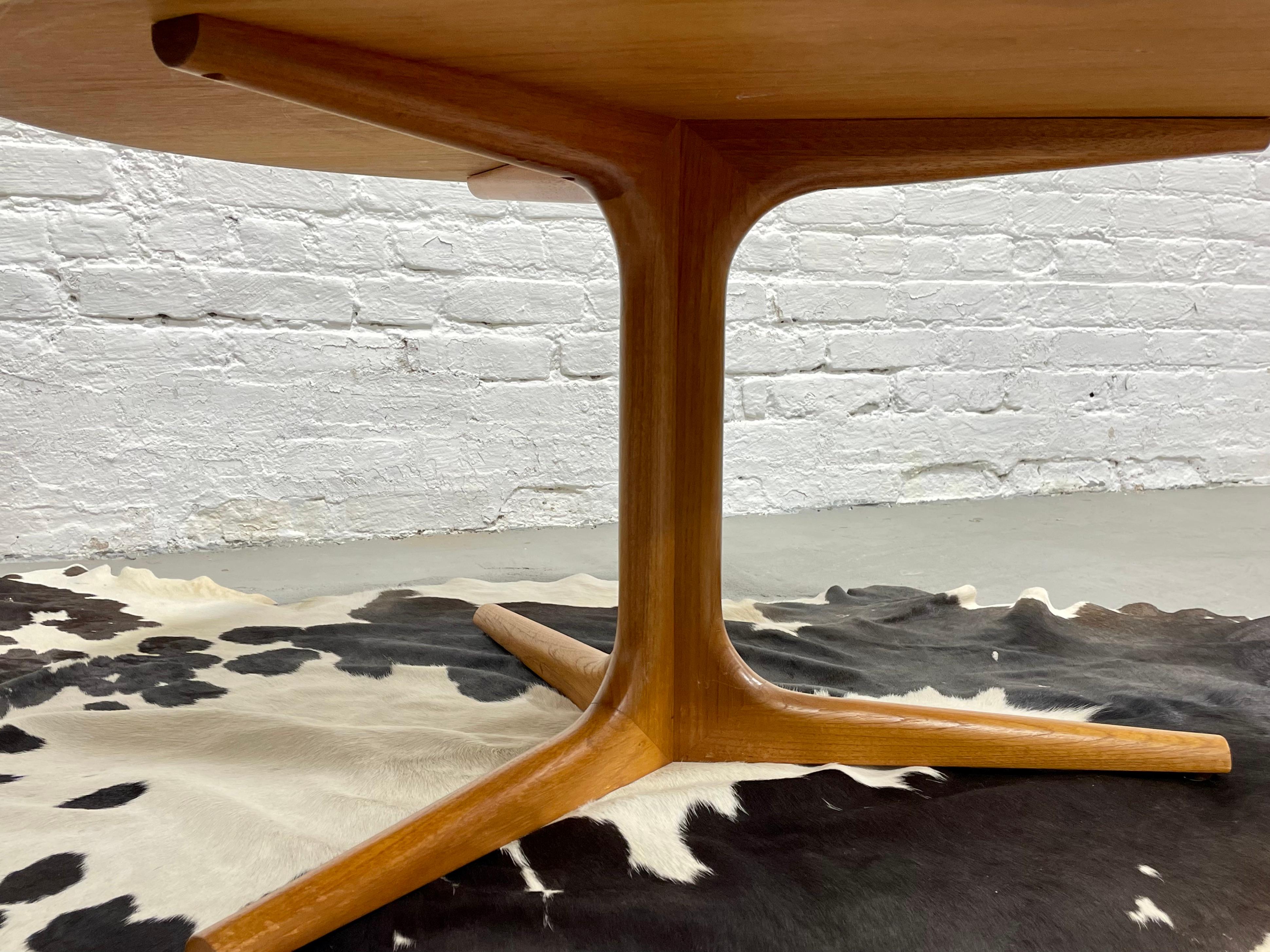 TABLE basse ronde danoise TEAK mi-siècle moderne, vers les années 1960 en vente 3