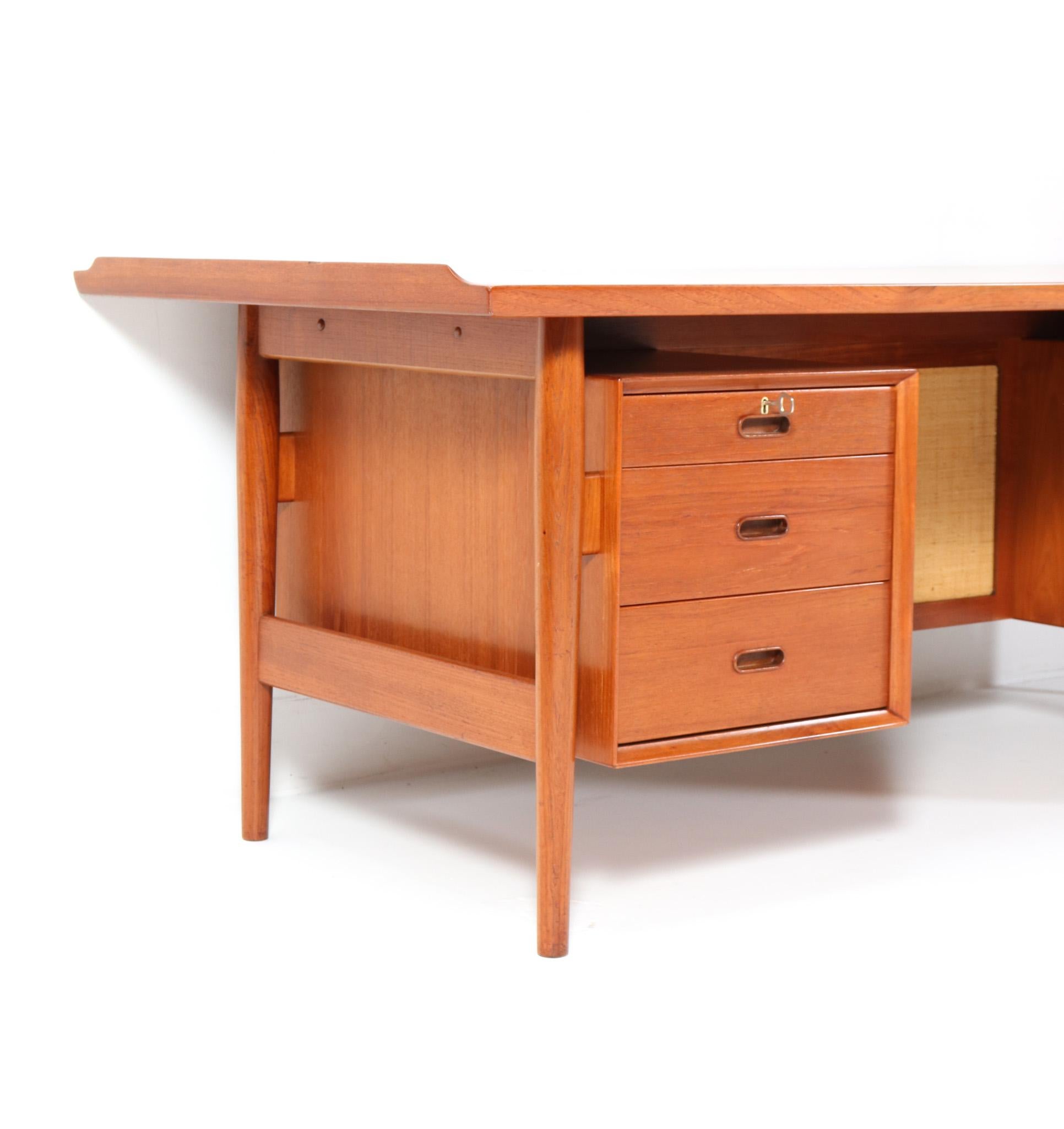 Teak Mid-Century Modern Executive Desk 207 by Arne Vodder for Sibast, 1960s For Sale 3