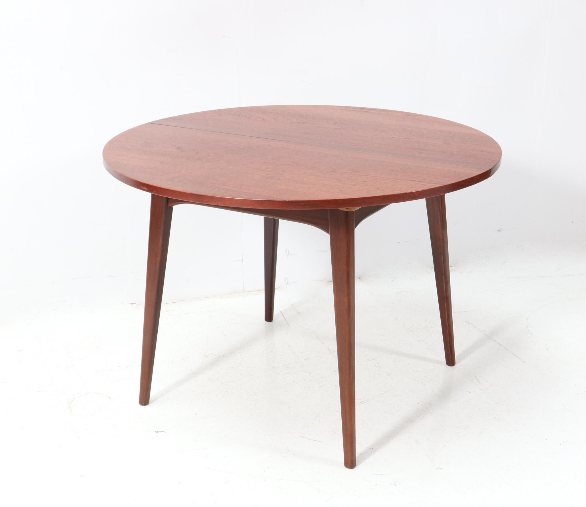 Teak Mid-Century Modern Extendable Dining Table by Louis van Teeffelen, 1950s In Good Condition For Sale In Amsterdam, NL