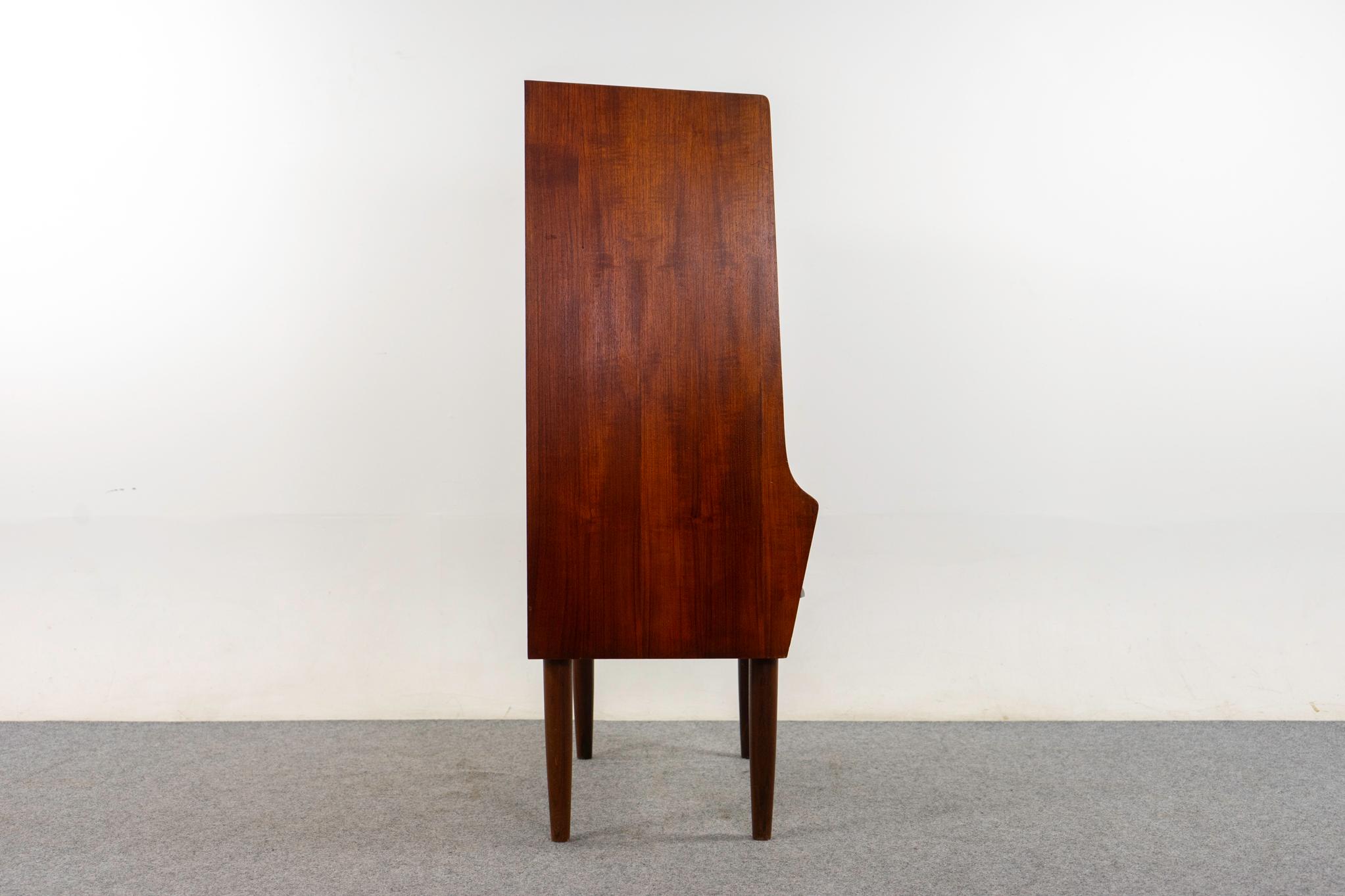 Teak Mid-Century Modern Highboy Dresser/Vanity For Sale 6