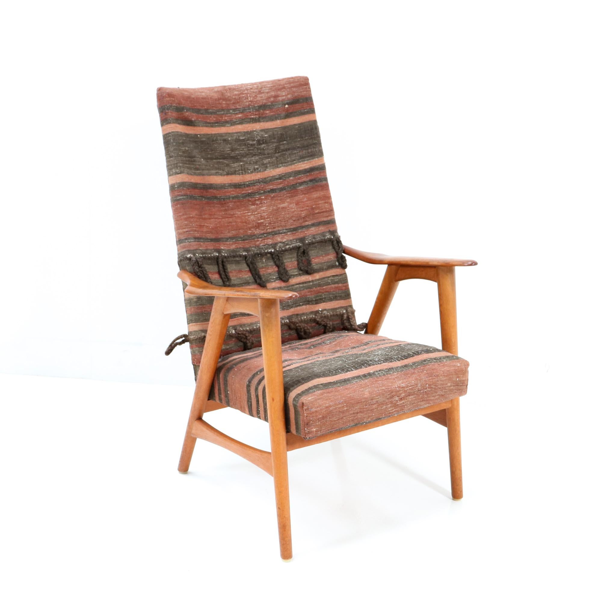 Teak Mid-Century Modern Lounge Chair with Kilim Upholstery, 1960s In Good Condition For Sale In Amsterdam, NL