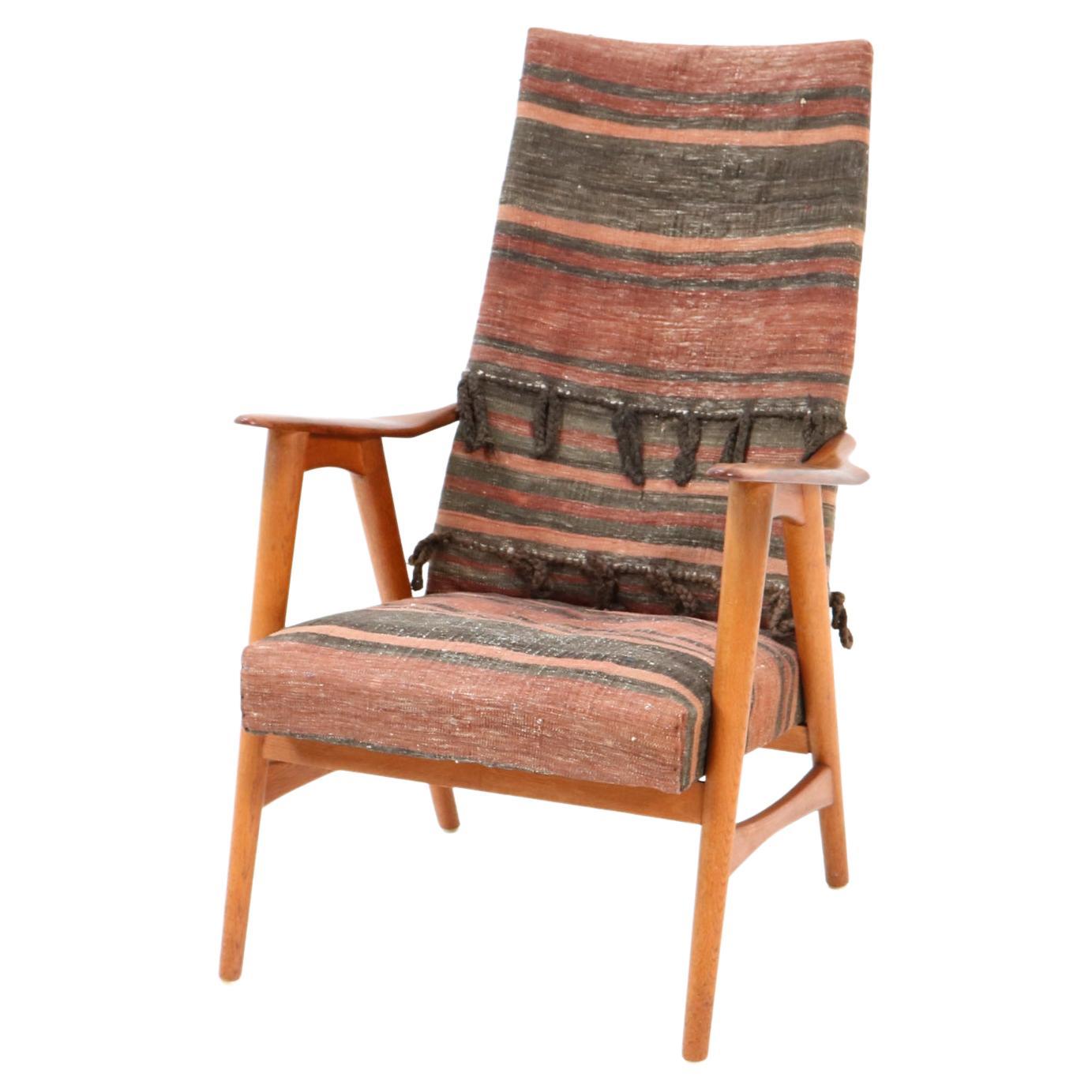 Fauteuil de salon en teck de style mi-siècle moderne avec tapisserie Kilim, années 1960