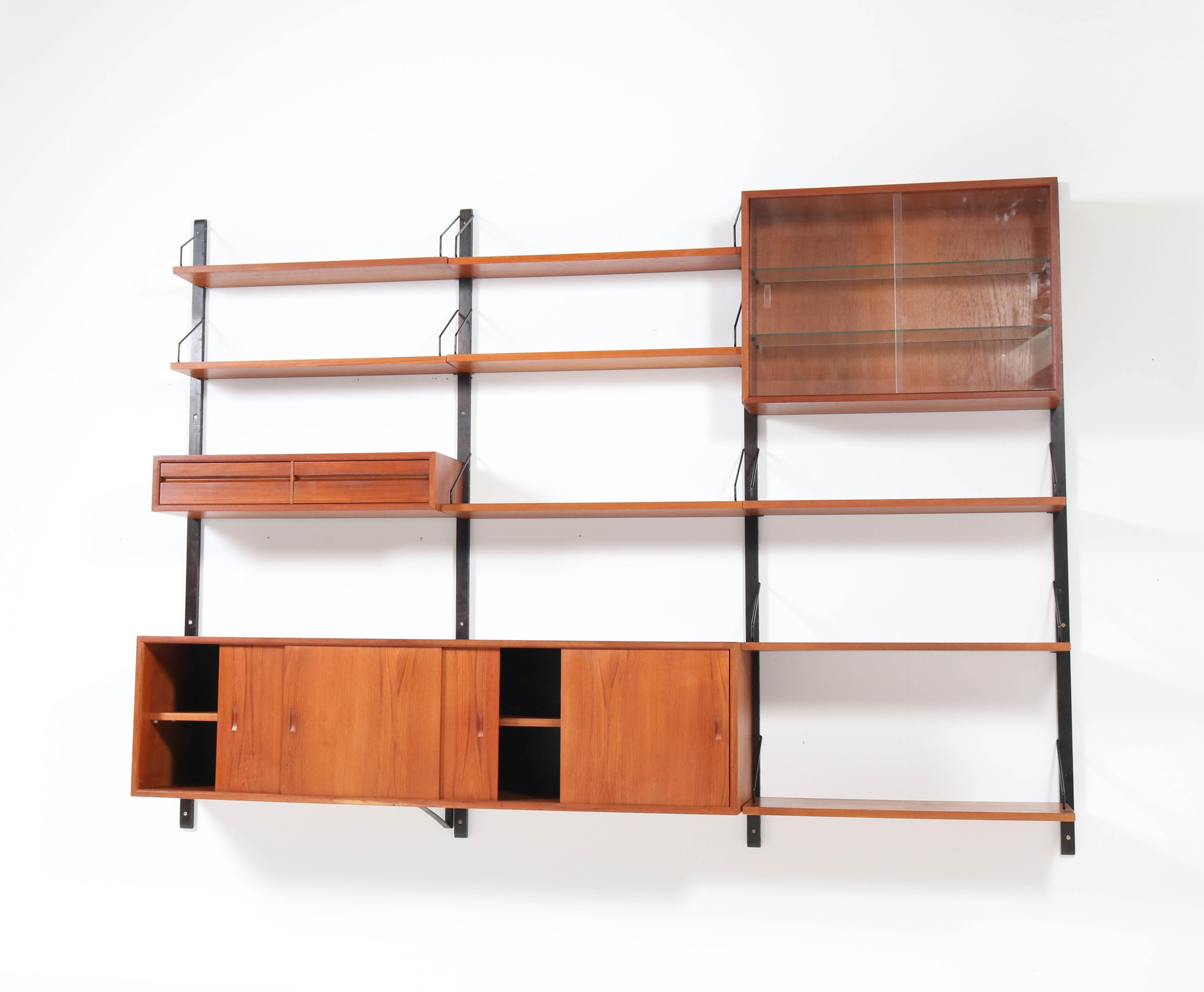 Teak Mid-Century Modern Royal Wall or Shelving Unit by Poul Cadovius for Cado 3