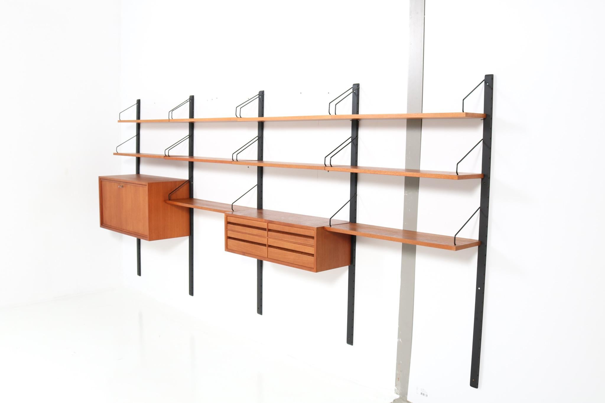 Teak Mid-Century Modern Royal Wall Unit by Poul Cadovius, 1960s In Good Condition In Amsterdam, NL