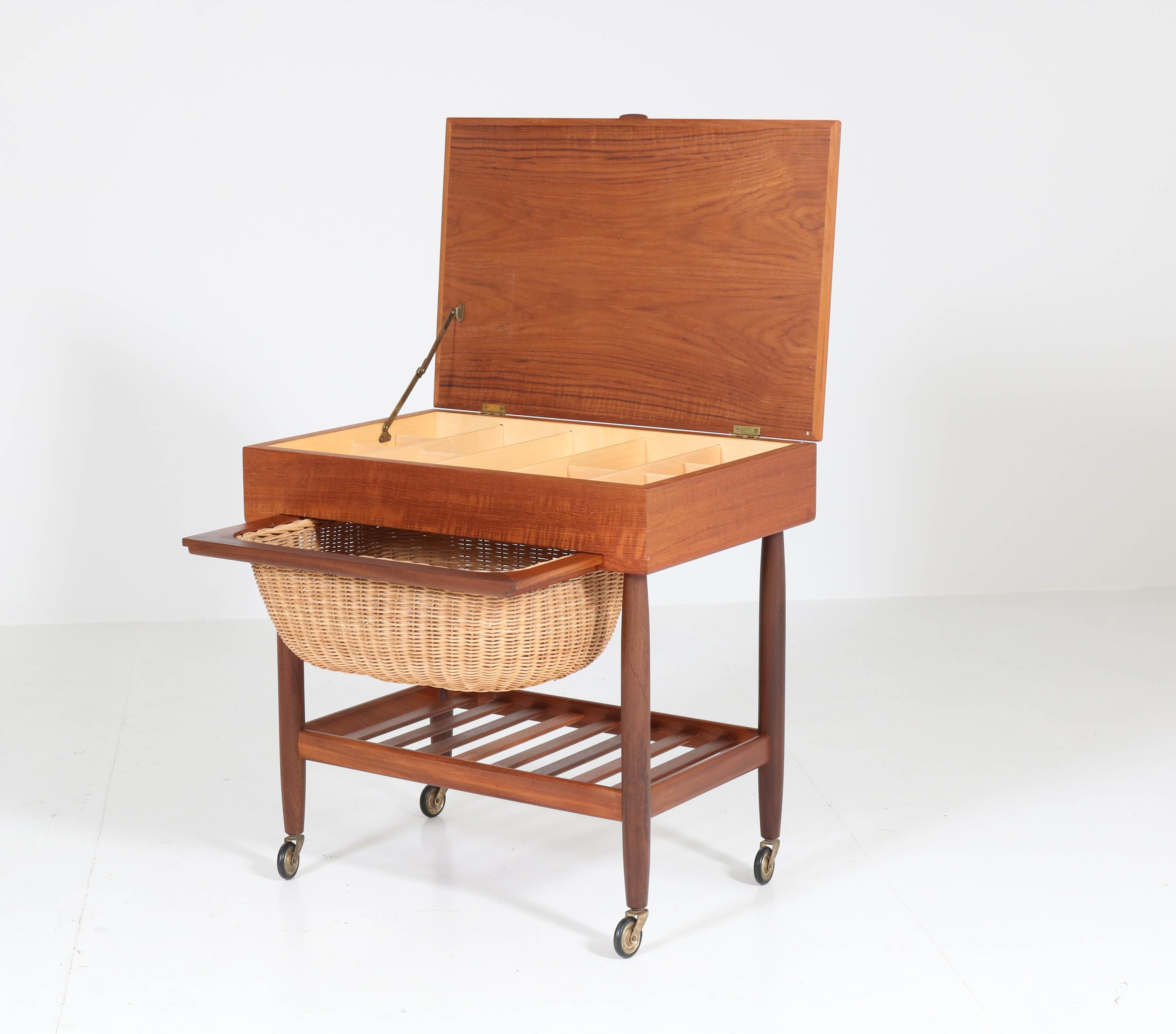 Teak Mid-Century Modern Sewing Trolley by Ejvind Johansson for FDB Mobler, 1960s In Good Condition In Amsterdam, NL