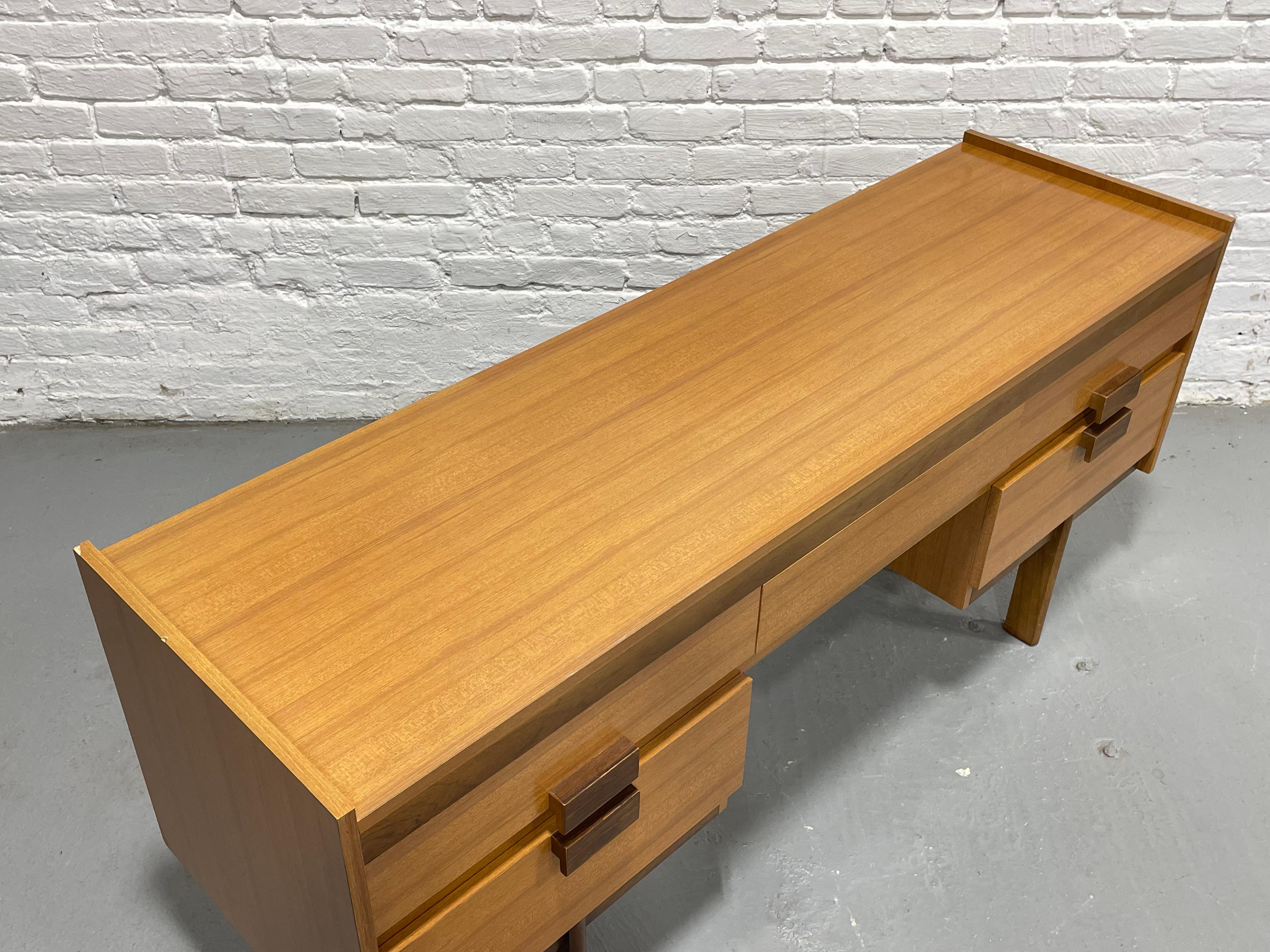 Teakholz Mid Century Modern VANITY / DESK, 1960er Jahre im Angebot 6