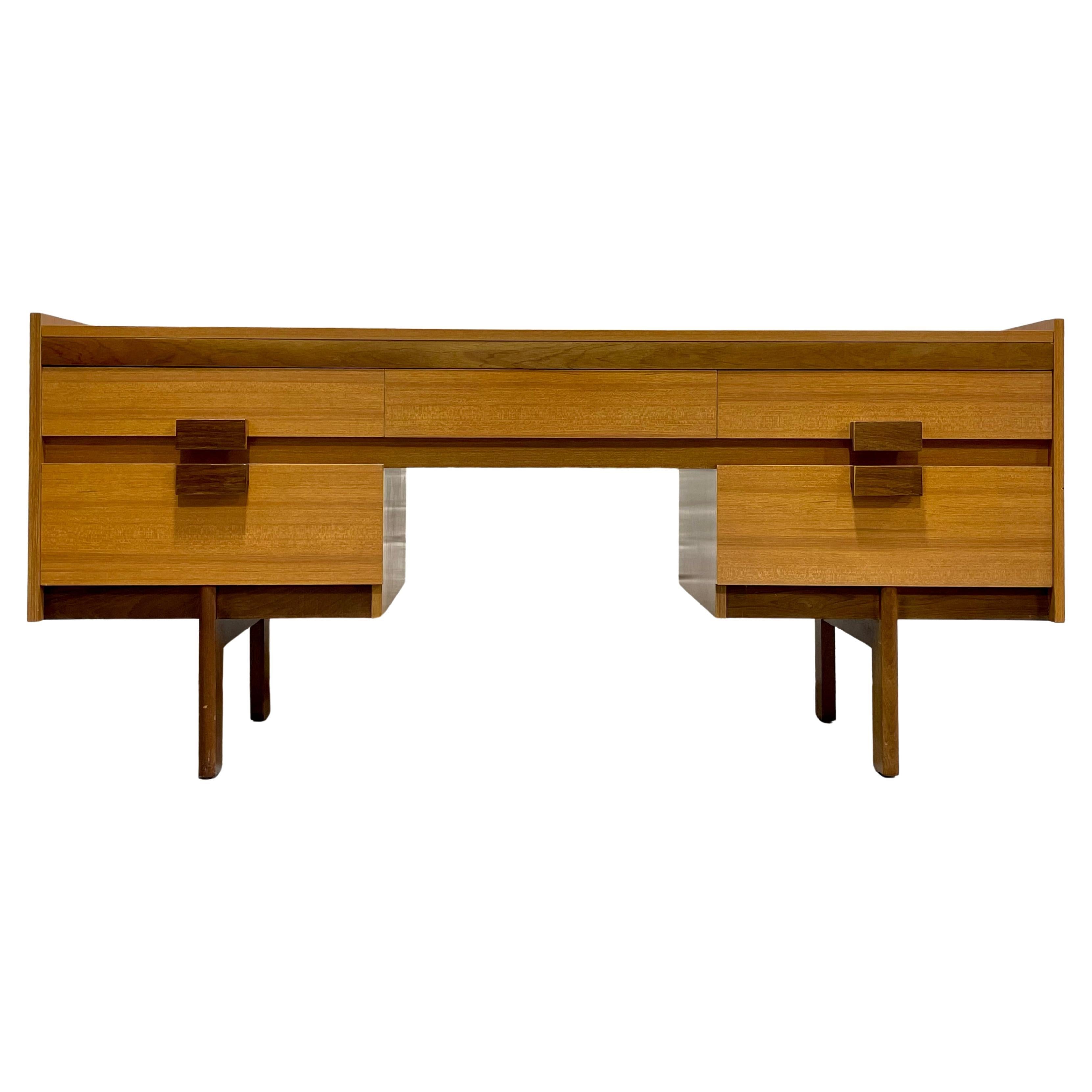 Teakholz Mid Century Modern VANITY / DESK, 1960er Jahre