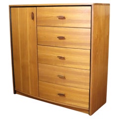 Teak Mid-Century Kleiderschrank