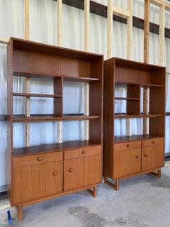 Schlanke Schränke aus Teakholz Danish Modern, ein Paar