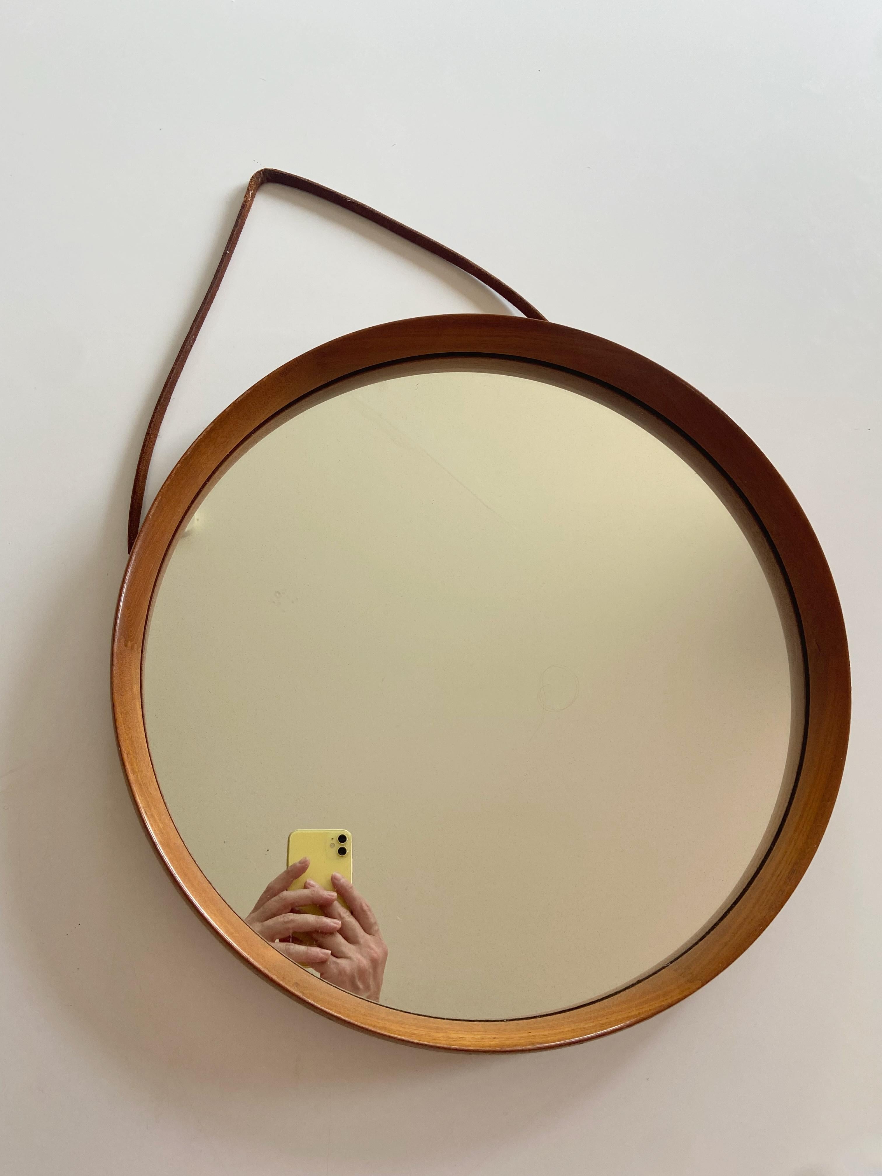 Teak Mirror by Uno and Osten Kristiansson for Luxus Vittsjö Sweden In Good Condition For Sale In Krefeld, DE