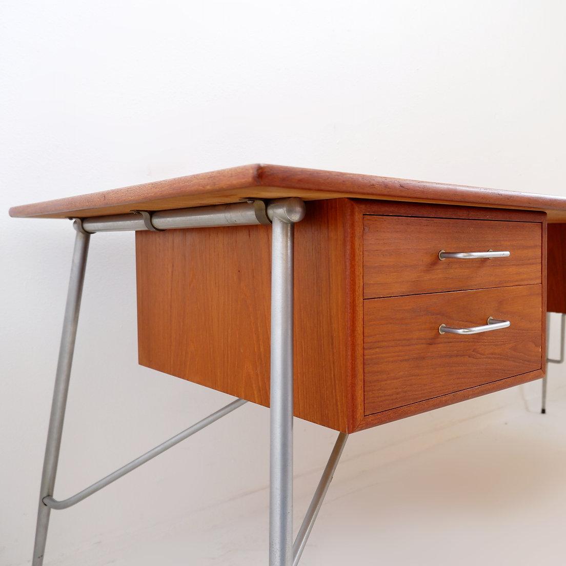Teak Model 202 Desk by Børge Mogensen, 1950s in vendita 3
