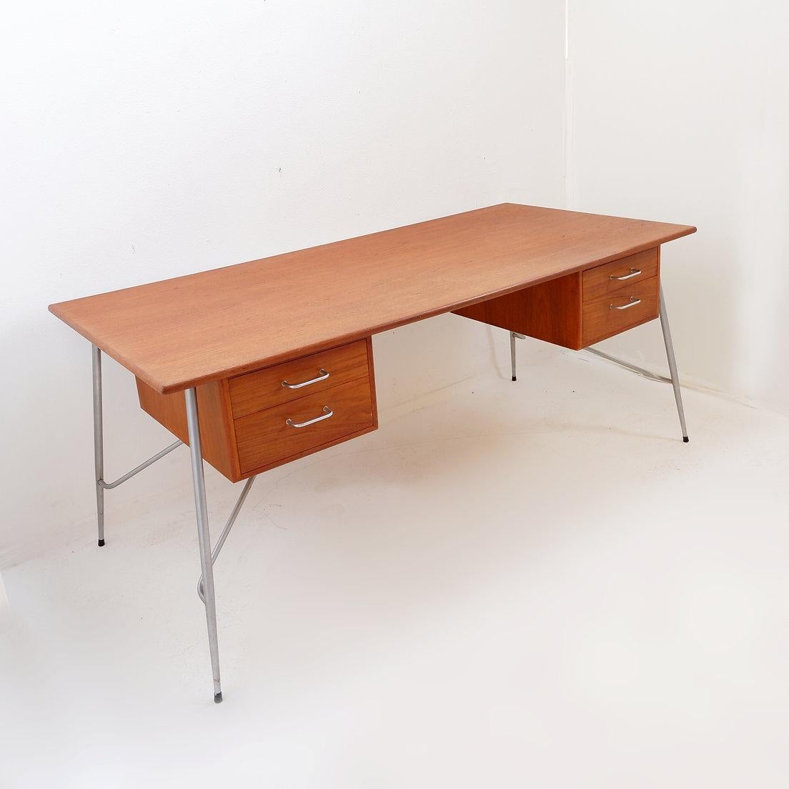 Teak Model 202 Desk by Børge Mogensen, 1950s in vendita 4