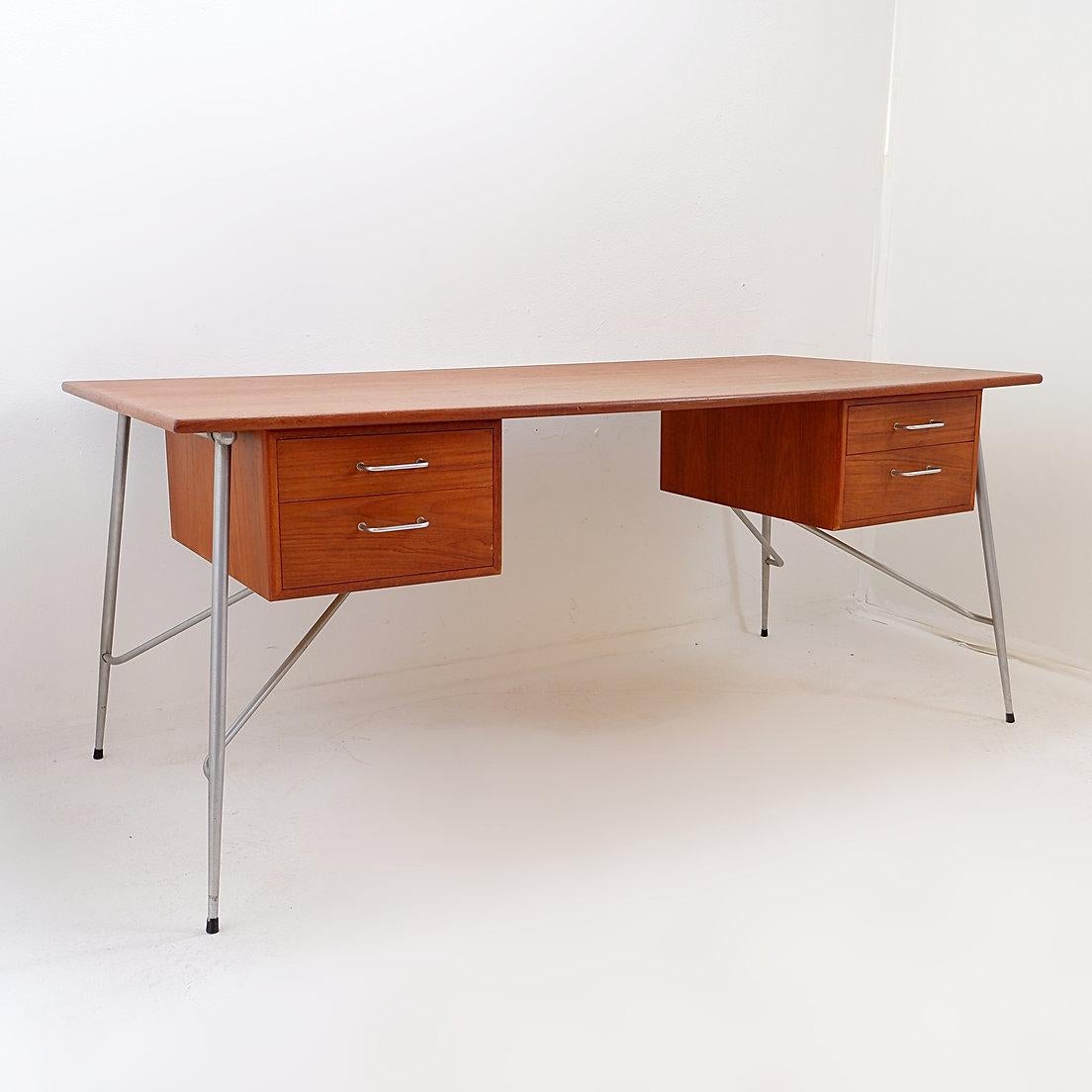 Mid Century - Vintage - Furniture
Designer: Borge Mogensen
Manufacturer: Søborg Furniture Factory
Model: Desk 202
Dimensions: 165x80cm H:70,5cm 
Year: 1953
Freestanding teak desk, mod. 202 by Børge Mogensen for Søborg Møbler Denmark 1953. Elegant