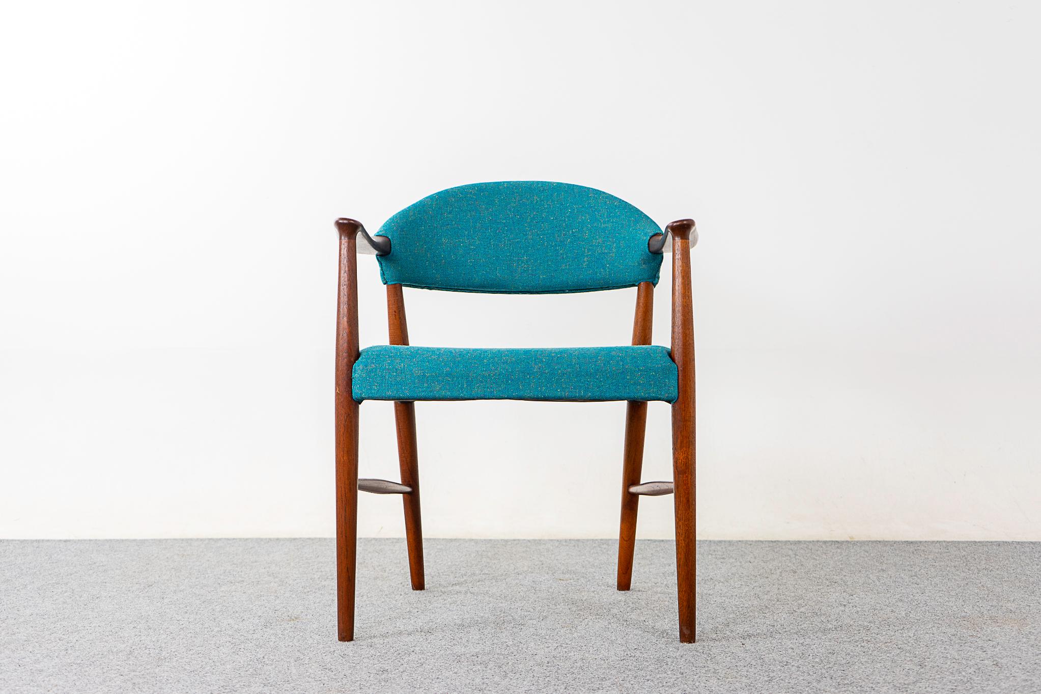 Scandinavian Modern Teak Model 223 Arm Chair by Kurt Olsen For Sale