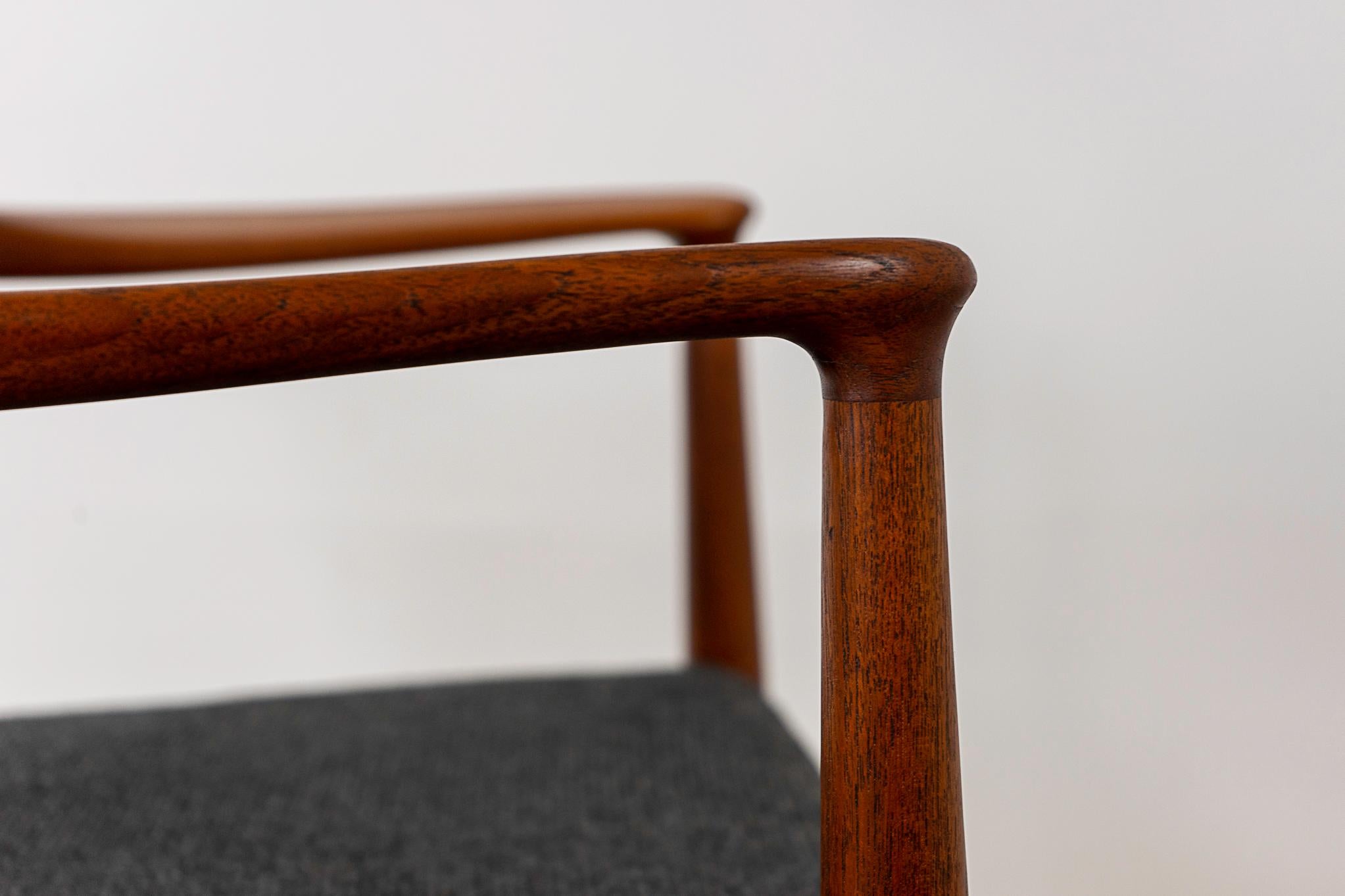 Teak Model 223 Arm Chair by Kurt Olsen For Sale 1