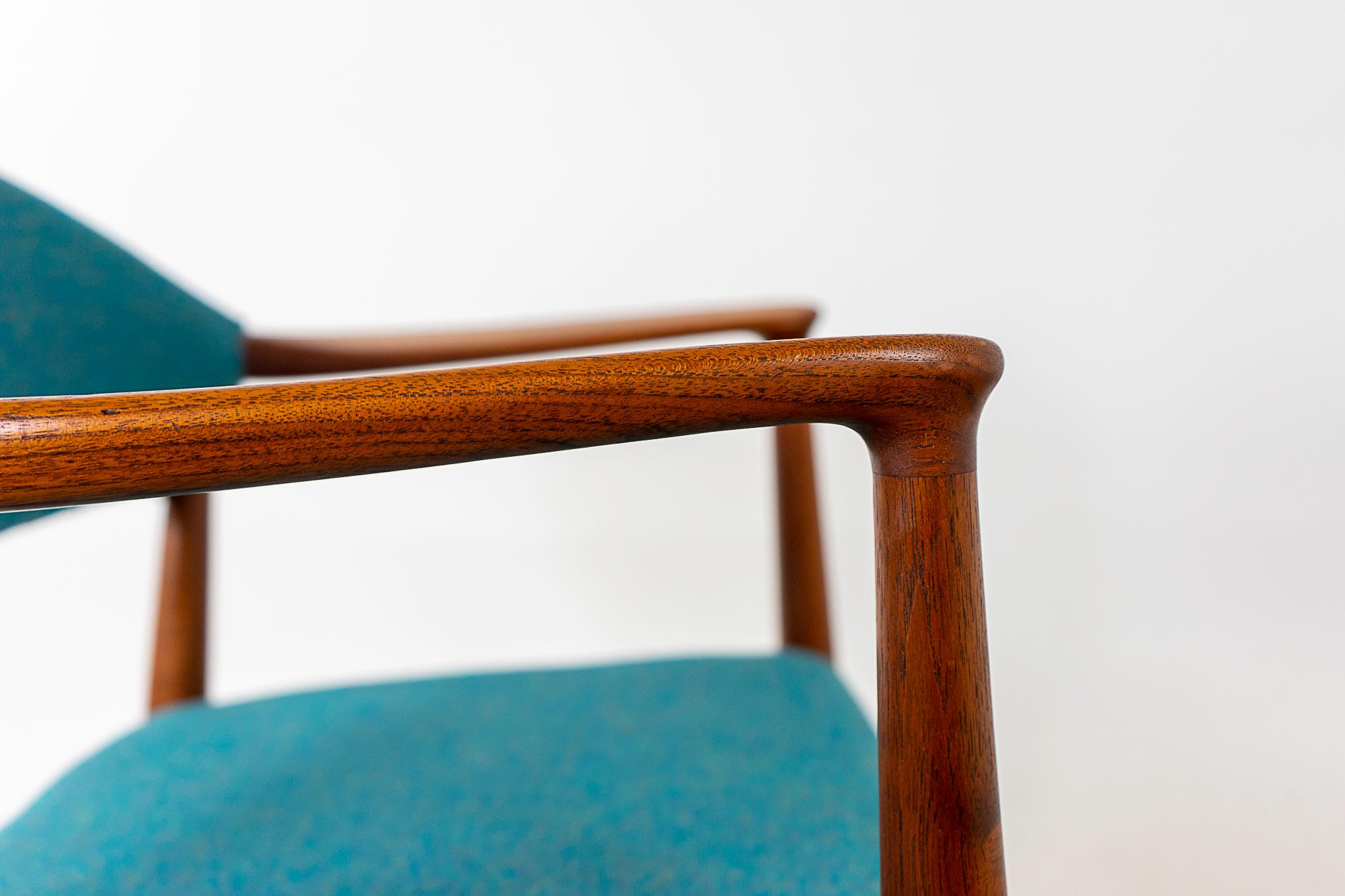 Teak Model 223 Arm Chair by Kurt Olsen For Sale 2