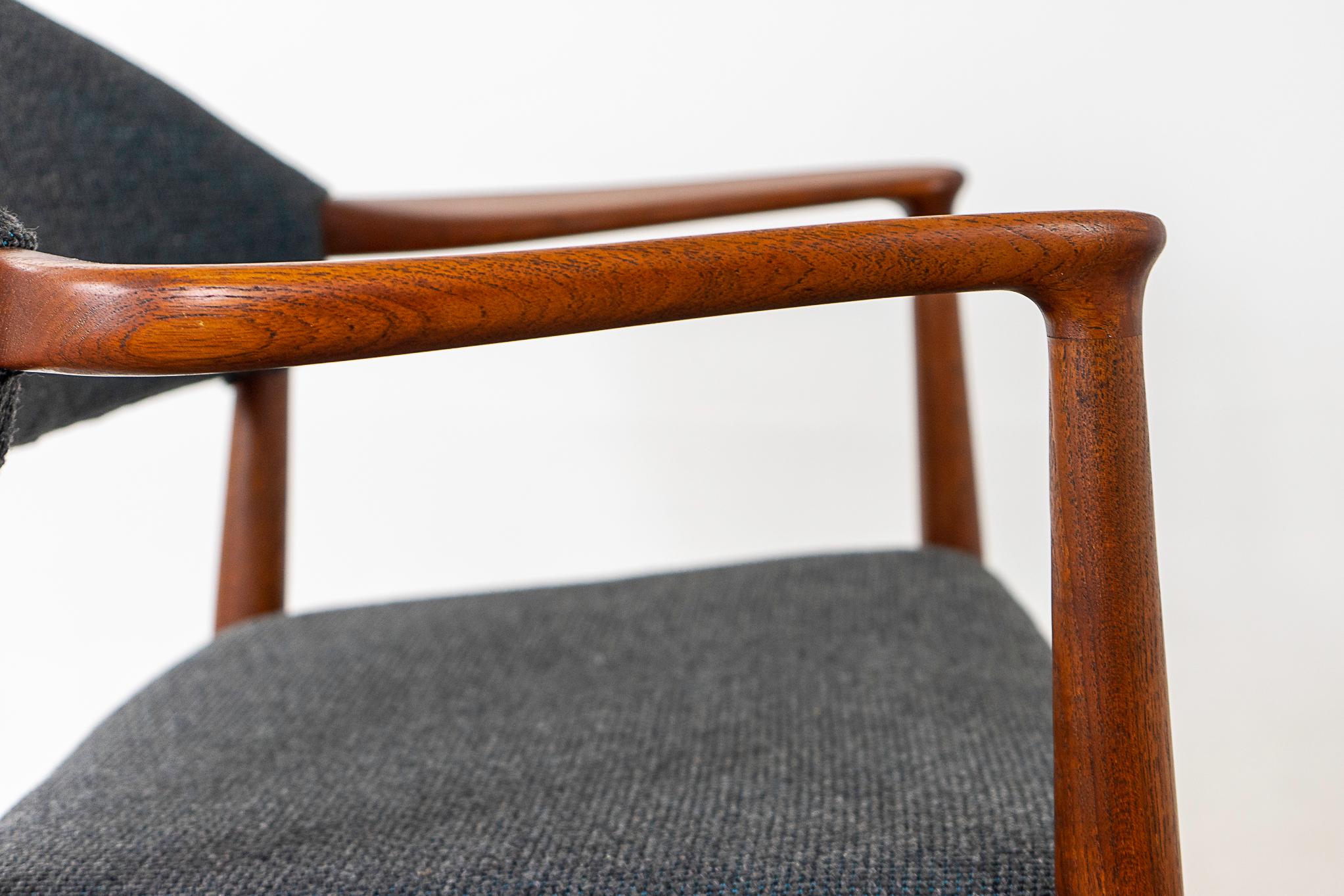 Teak Model 223 Arm Chair by Kurt Olsen For Sale 2