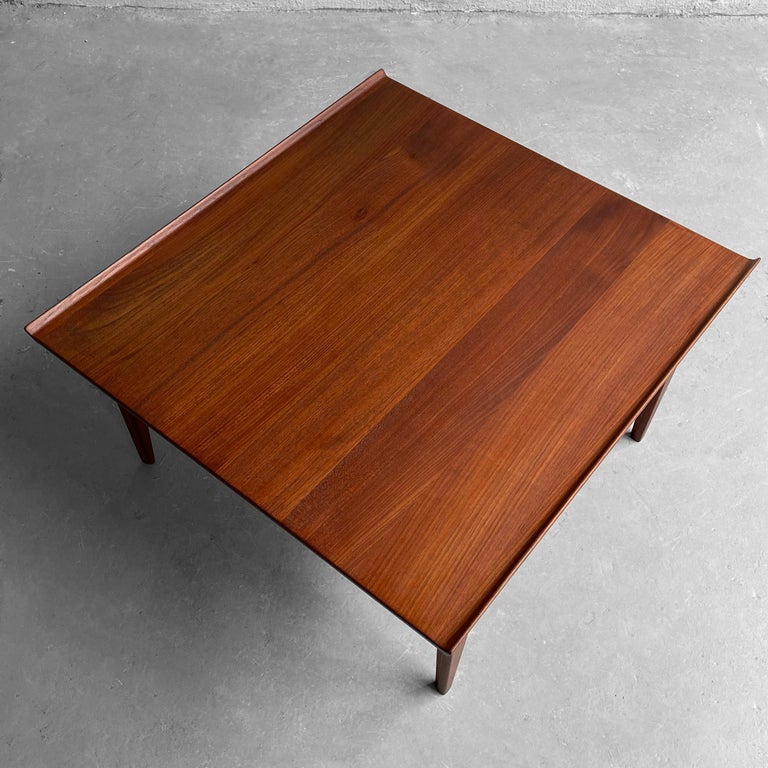 Teak Model 534 Coffee Table by Finn Juhl for France & Son For Sale 1