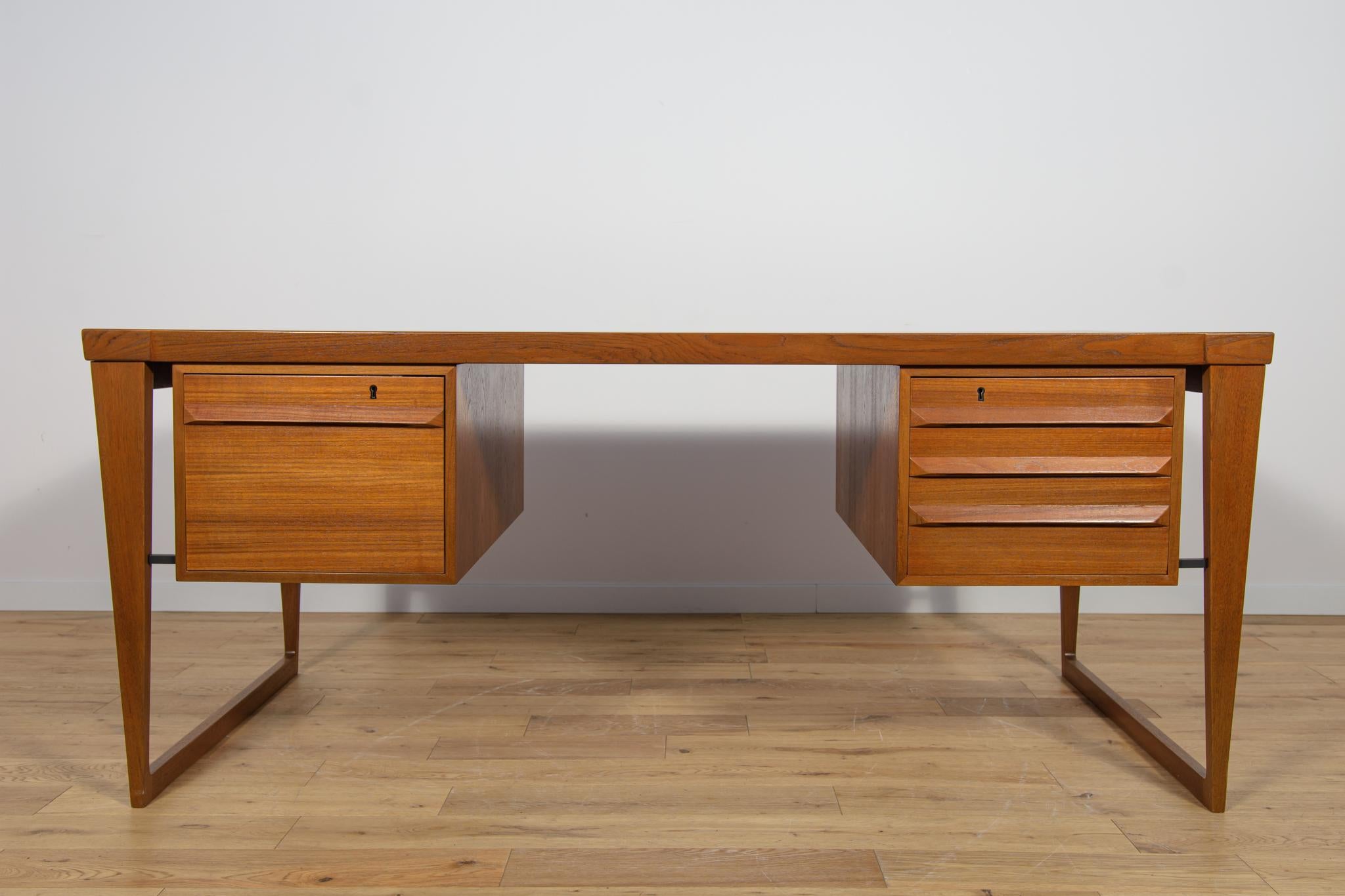 Mid-Century moderno Scrivania Model 70 in teak di Kai Kristiansen per Feldballes Møbelfabrik, anni '60 in vendita