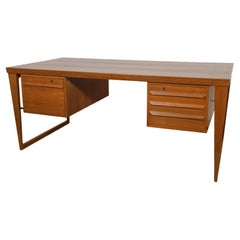 Bureau en teck modèle 70 par Kai Kristiansen pour Feldballes Møbelfabrik, années 1960