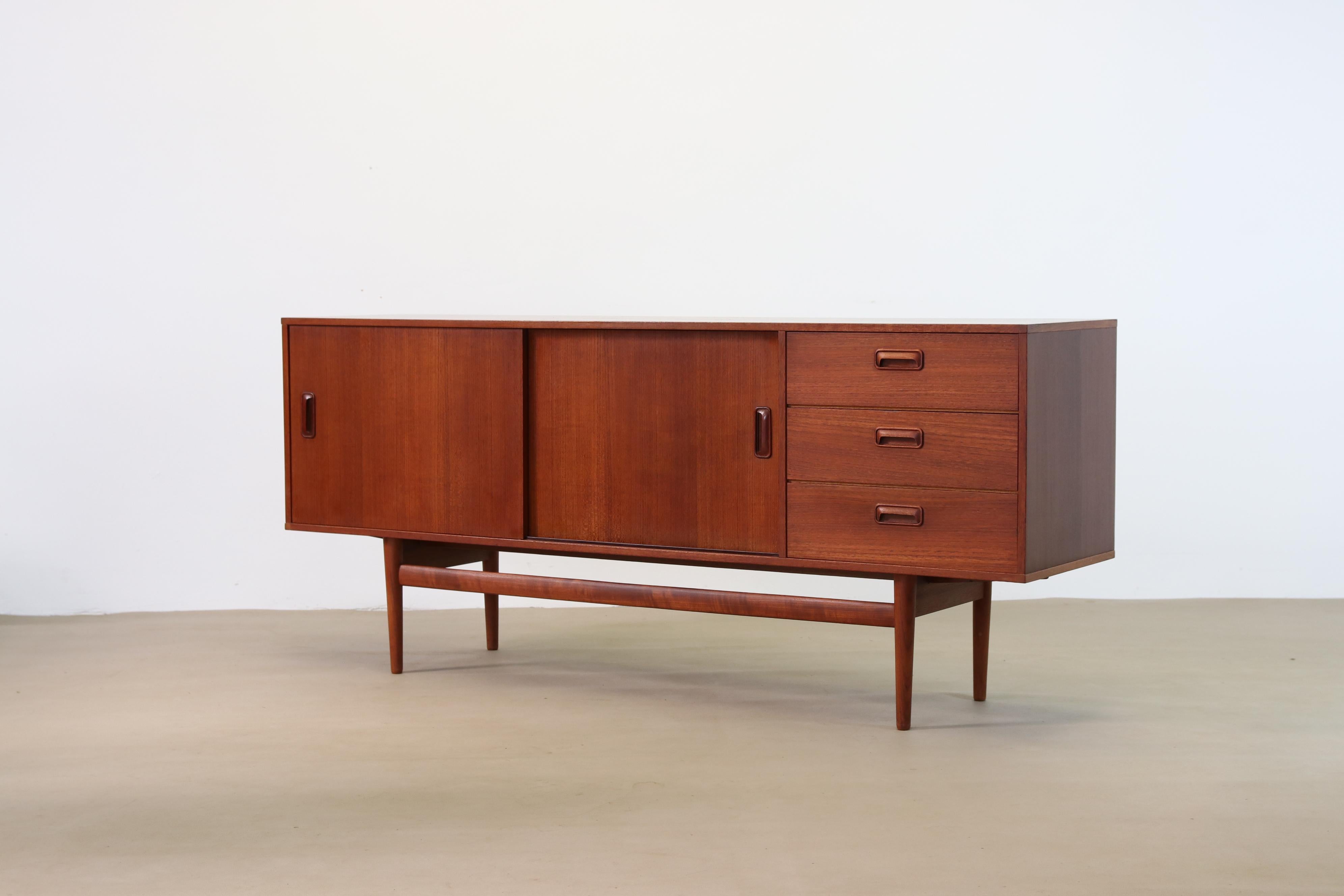 Teak Modernist Sideboard from Musterring Mobel, Germany, 1960s In Good Condition In Amsterdam, Noord Holland