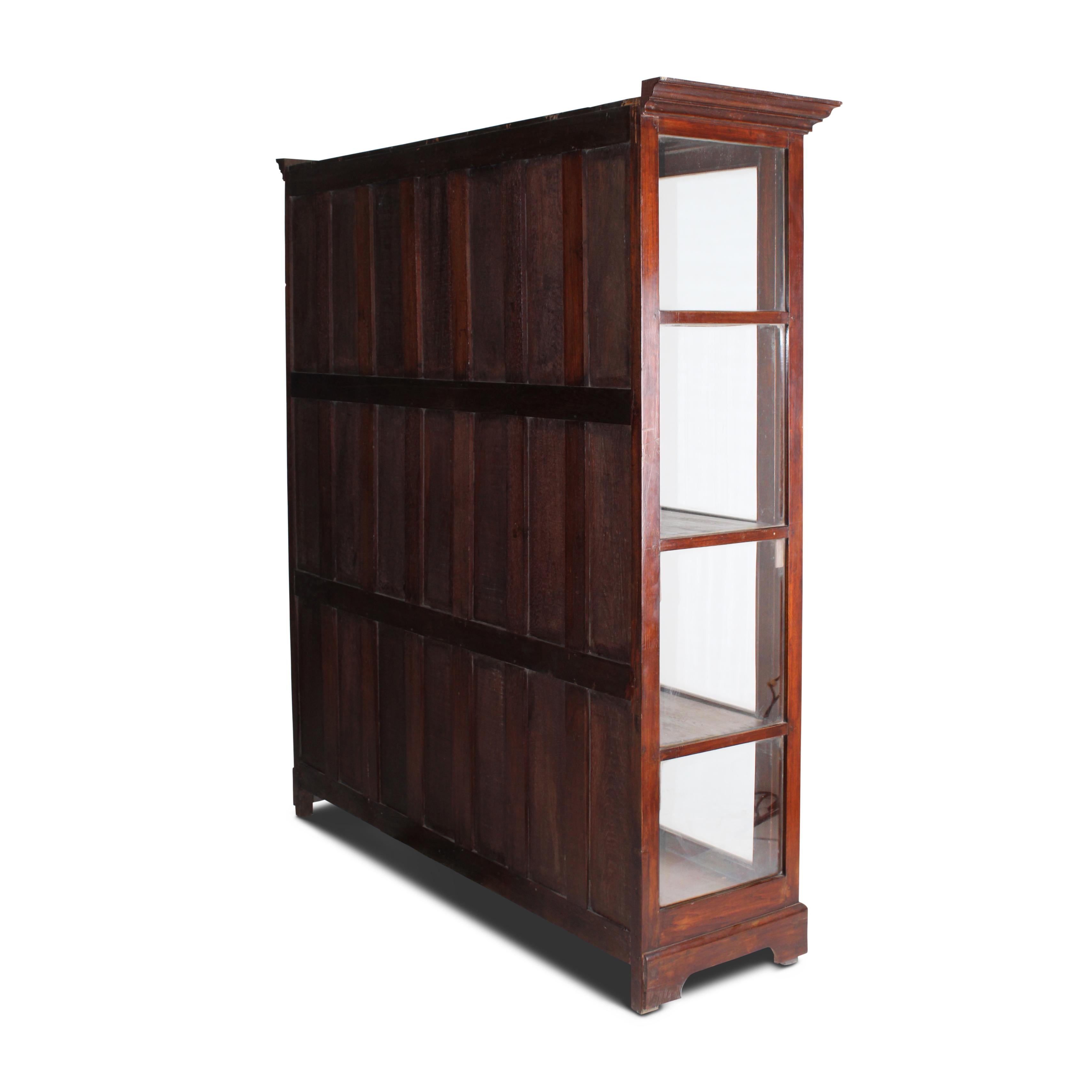 Vitrina de museo de teca Teca en venta