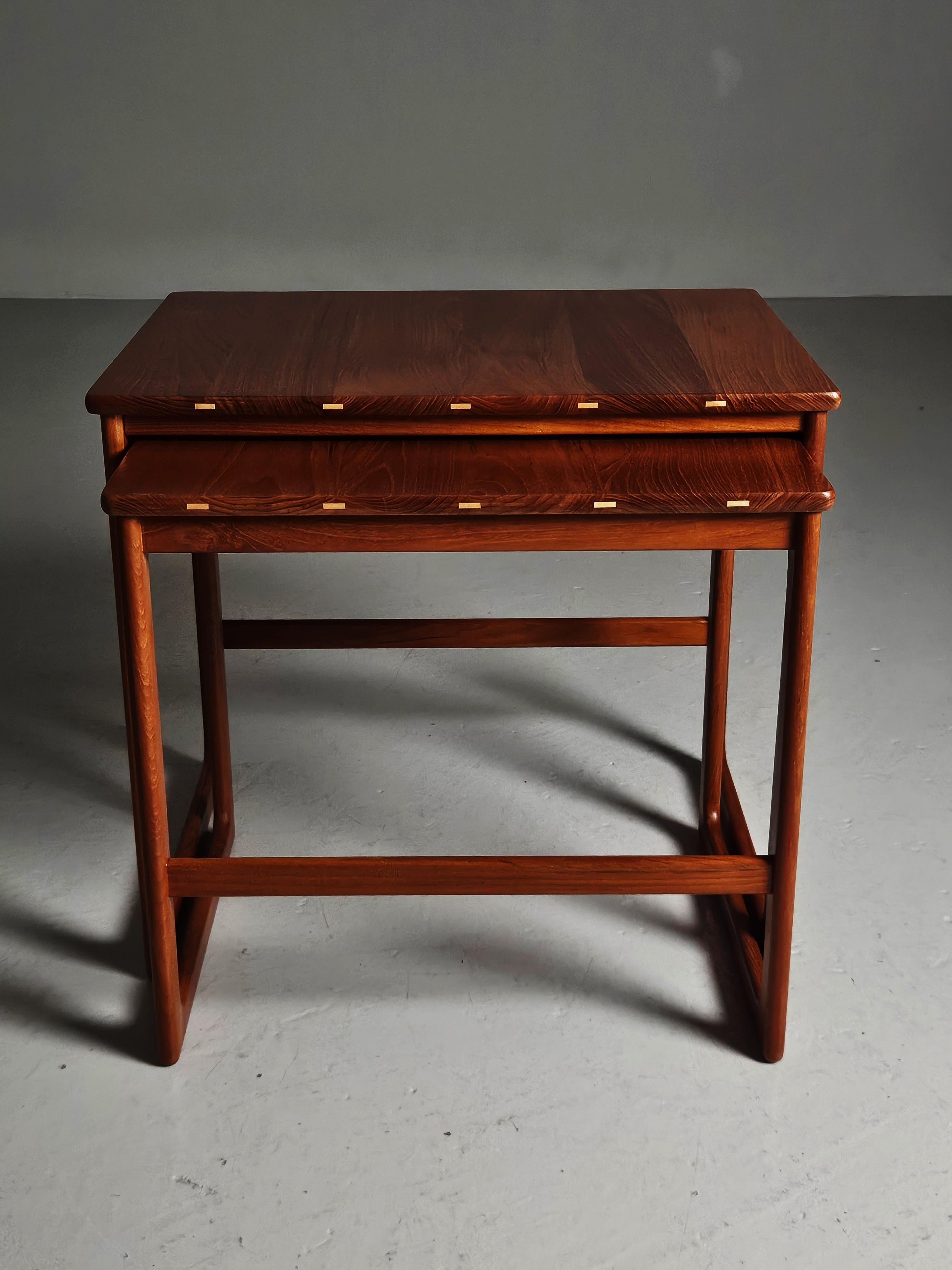 Scandinavo moderno Tavolini in teak di Yngvar Sandström per Seffle Möbelfabrik, Svezia, anni '50 in vendita
