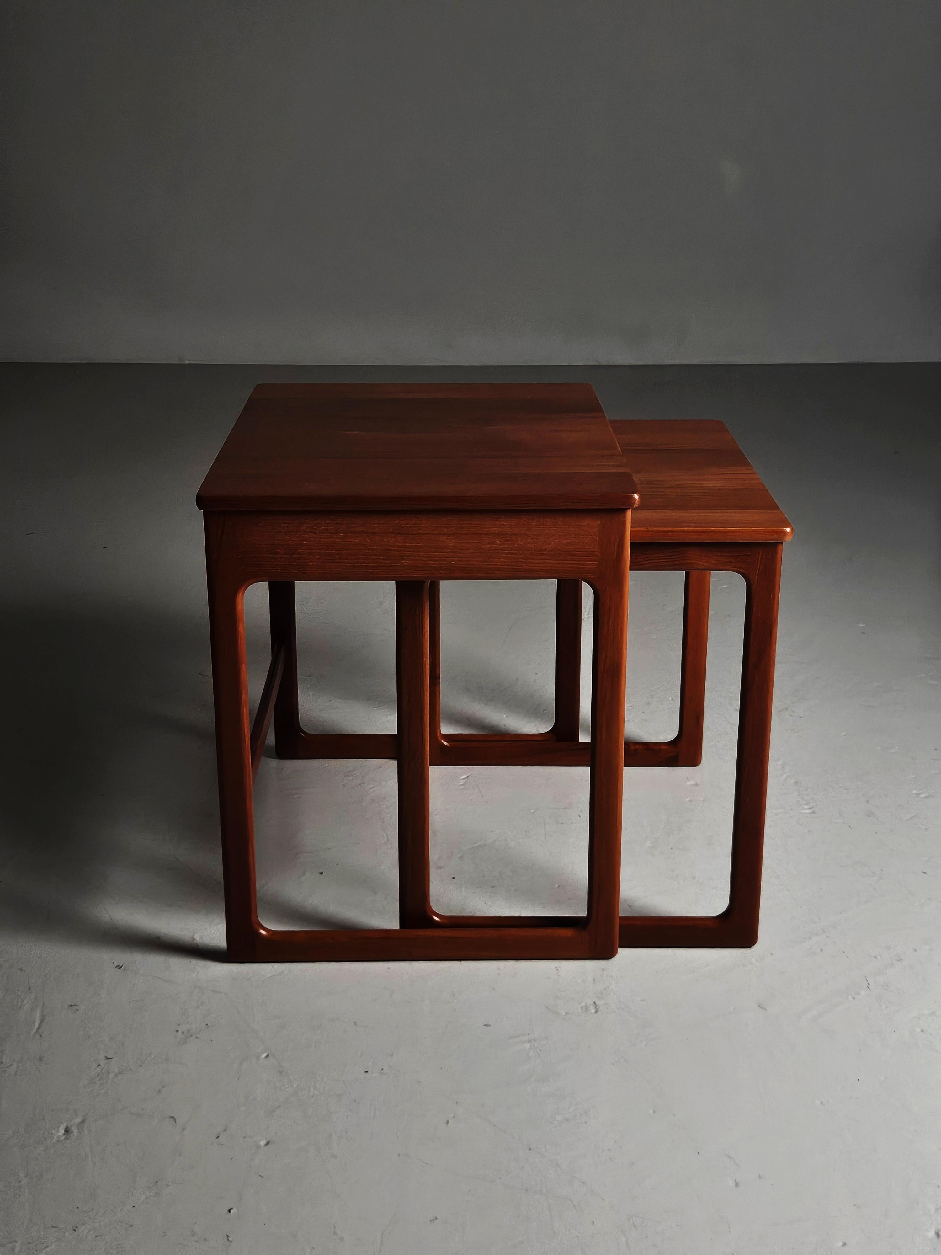 Teak Tavolini in teak di Yngvar Sandström per Seffle Möbelfabrik, Svezia, anni '50 in vendita
