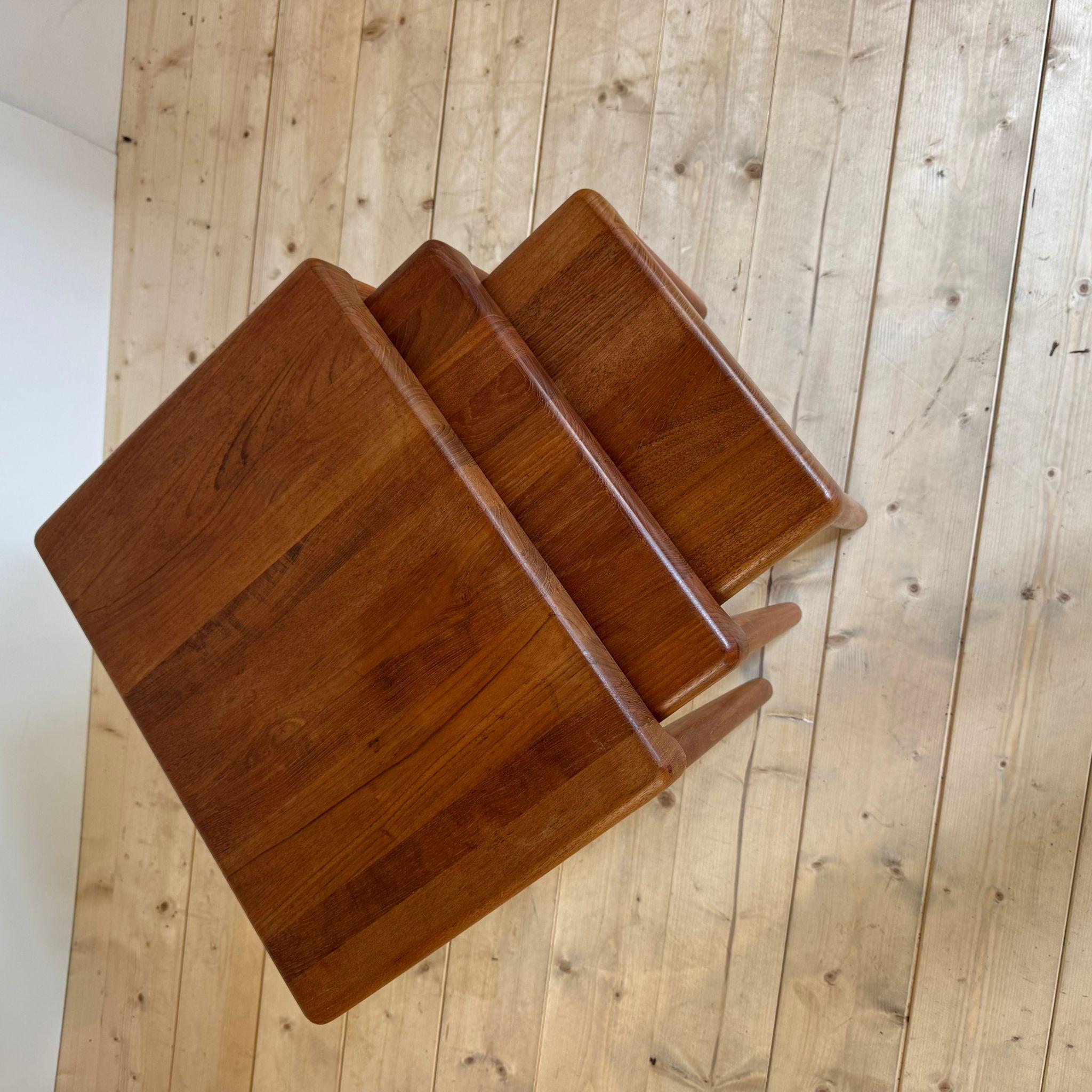 Teak nesting tables, Denmark 1960 Chapado en venta