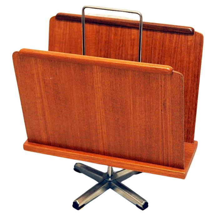 Teak newspaper and magazine stand by VAD trevarefabrikk, Norway 1960s For Sale