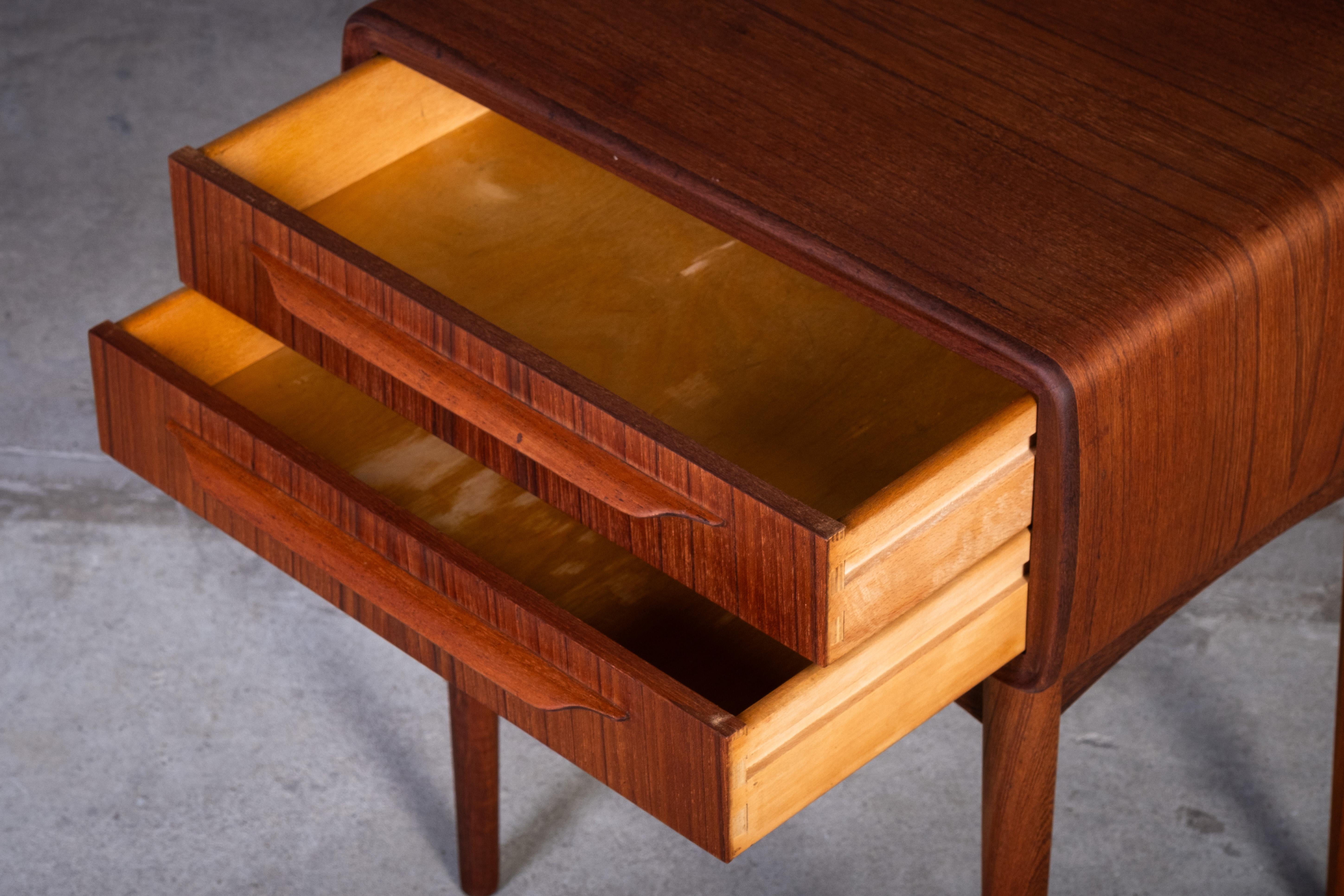 Teakholz-Nachttisch von Johannes Andersen für CFC Silkeborg, 1960er Jahre (Dänisch) im Angebot
