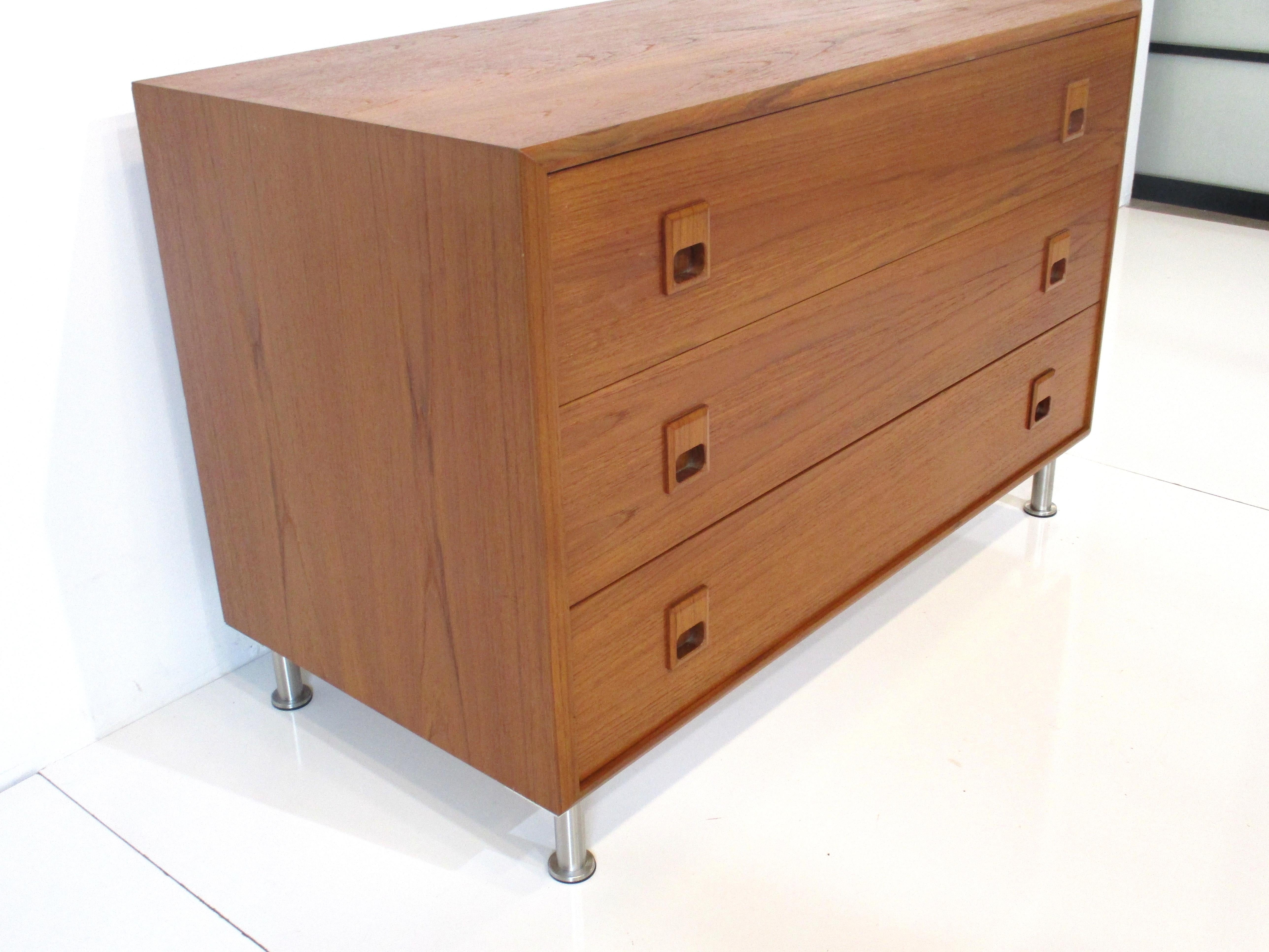 Teak Nightstand or Small Chest in the style of Vodder  In Good Condition In Cincinnati, OH