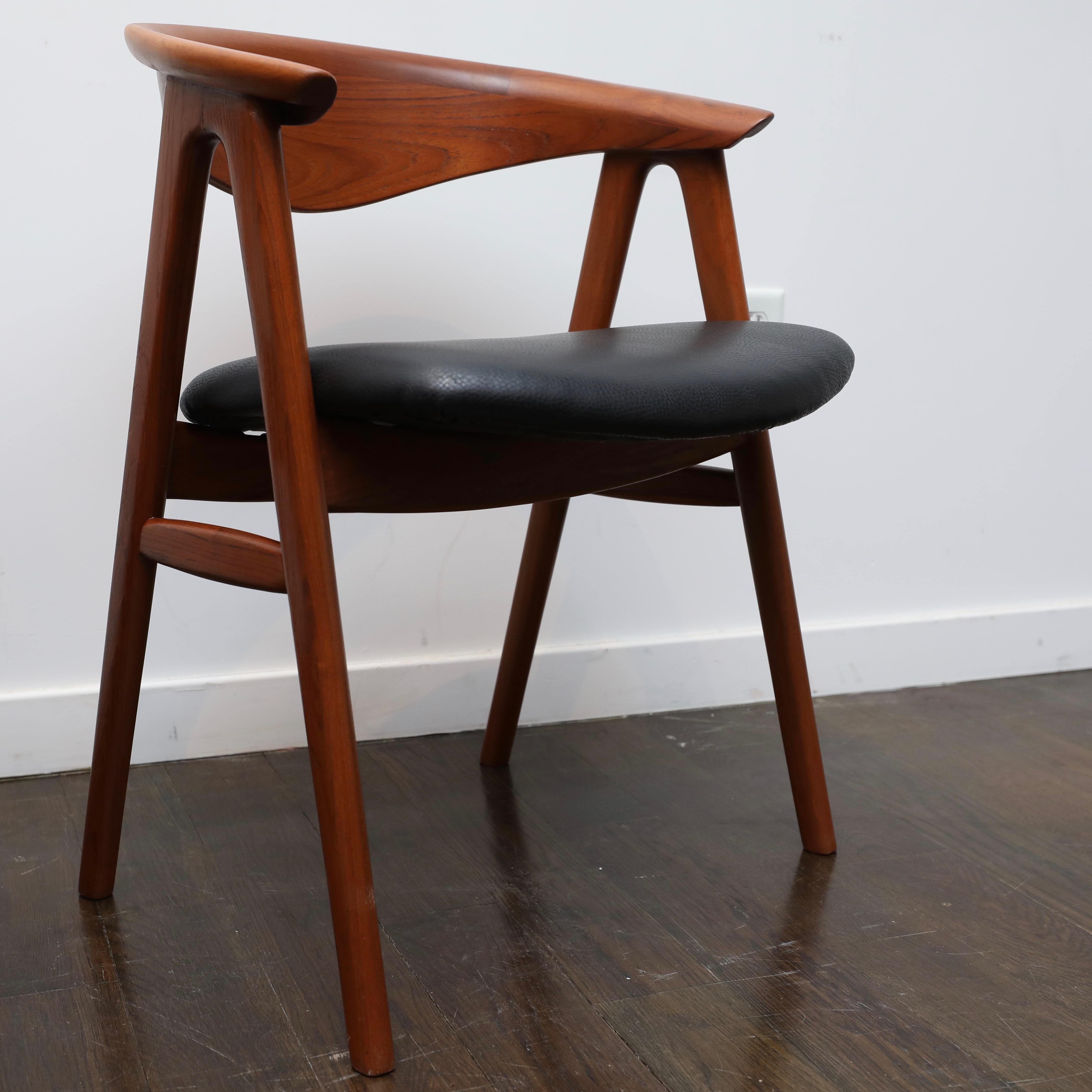 Teak No. 52 Compass Chairs by Erik Kirkegaard for Høng Stolefabrik In Good Condition In New London, CT