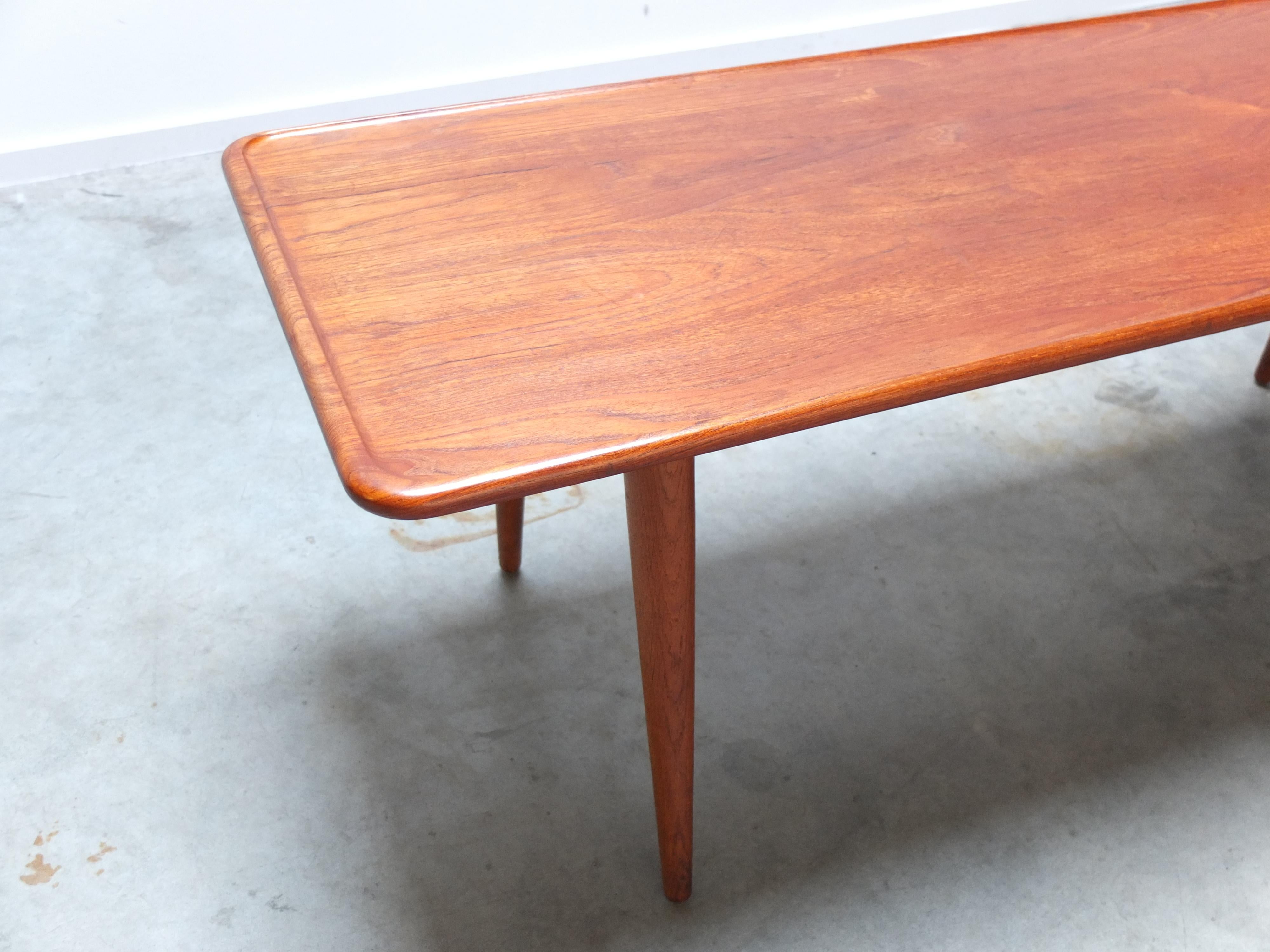 Teak & Oak 'At-11' Coffee Table by Hans Wegner for Andreas Tuck, 1950s For Sale 2