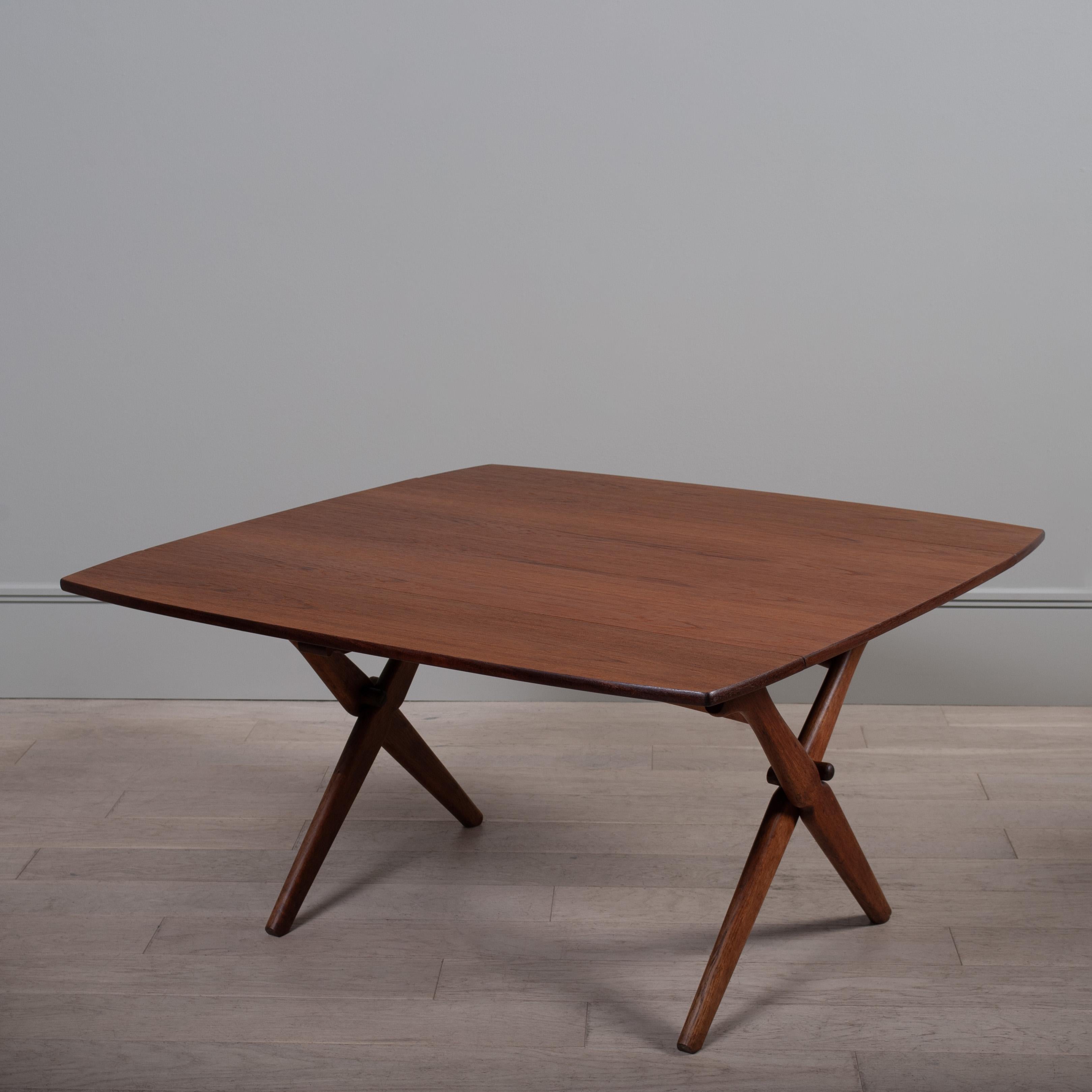 Table métamorphique en teck et chêne, Arne Hovmand Olsen en vente 5
