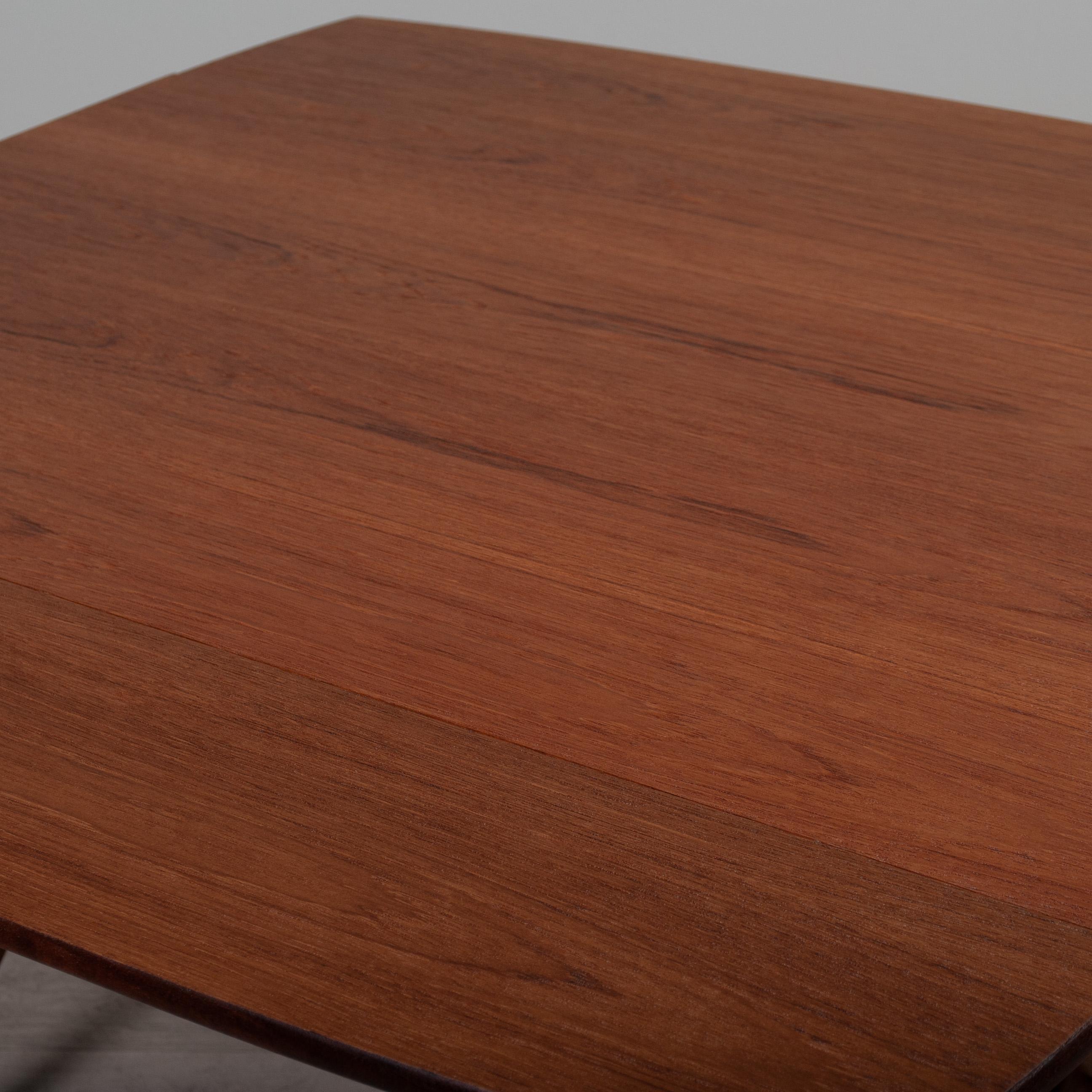 Table métamorphique en teck et chêne, Arne Hovmand Olsen en vente 6