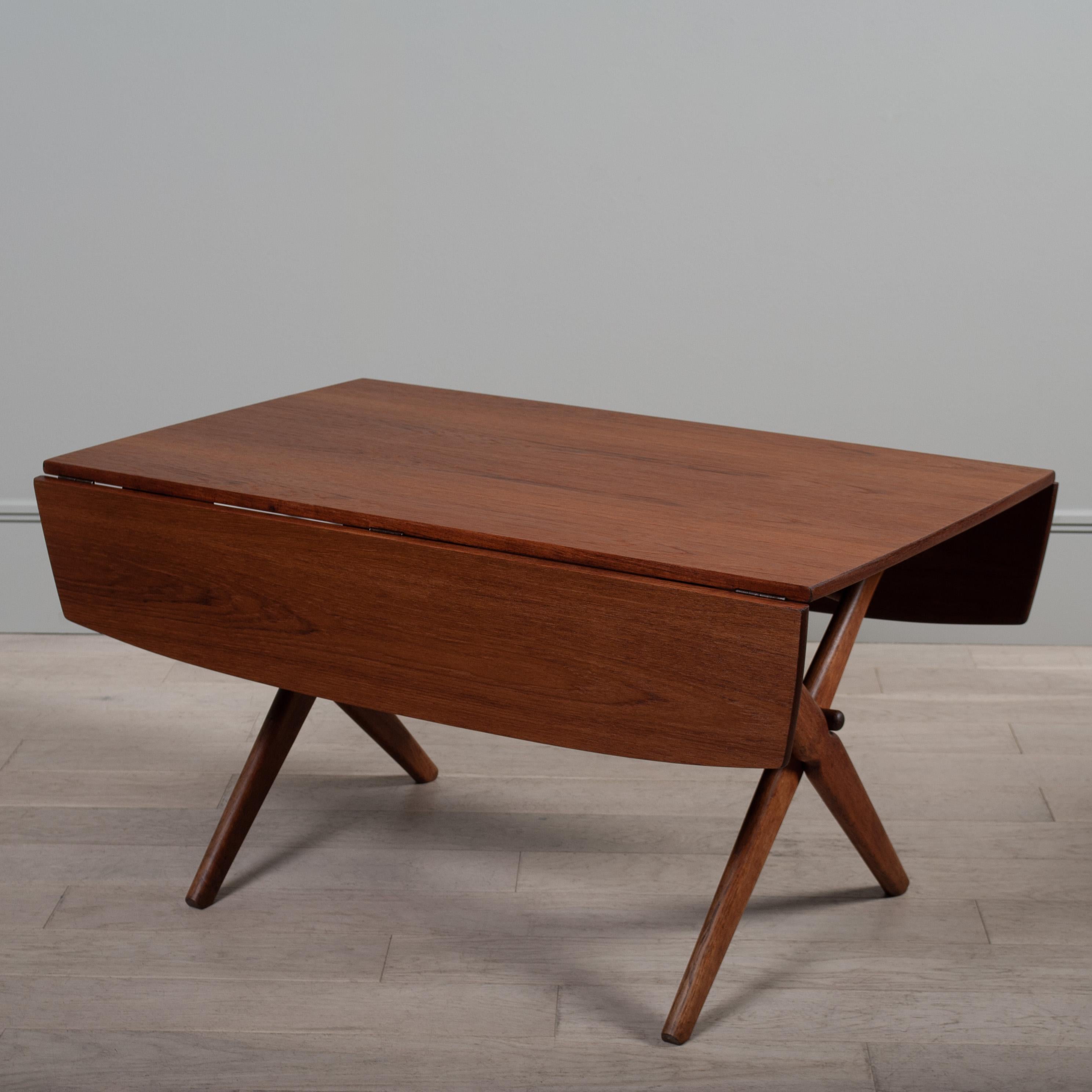 Scandinave moderne Table métamorphique en teck et chêne, Arne Hovmand Olsen en vente