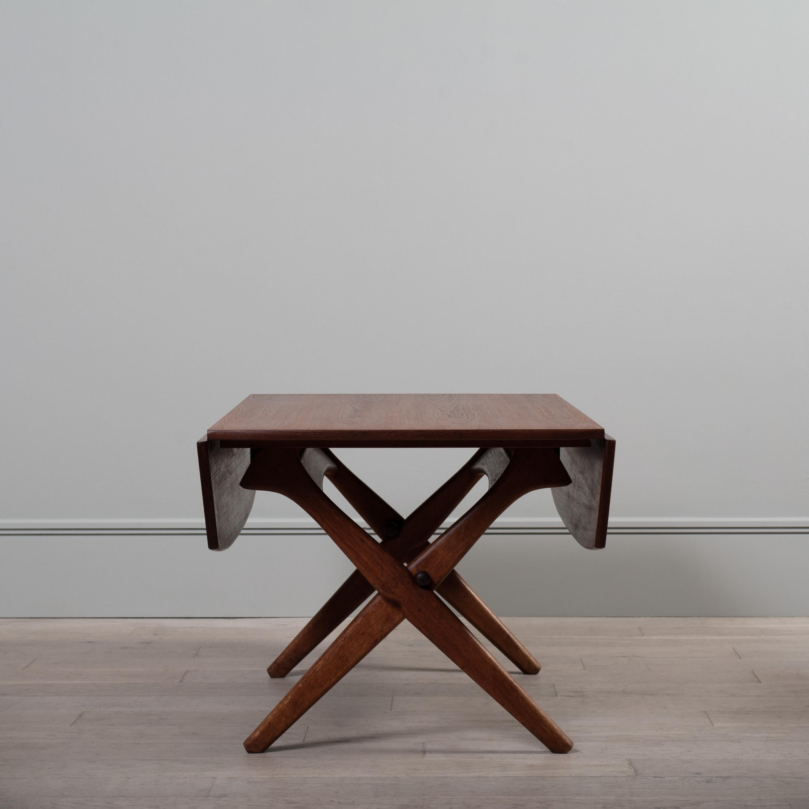 Danois Table métamorphique en teck et chêne, Arne Hovmand Olsen en vente
