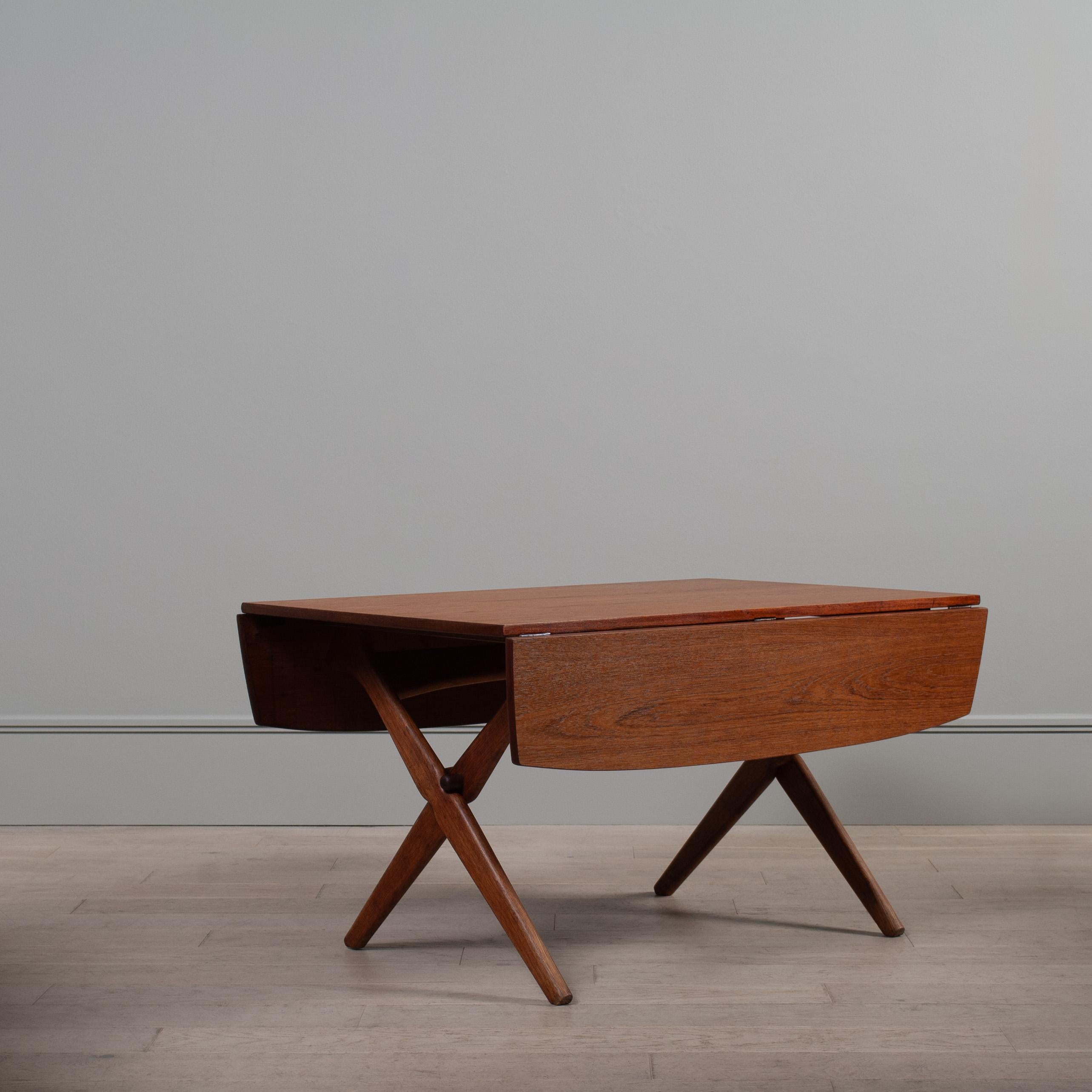 Table métamorphique en teck et chêne, Arne Hovmand Olsen Bon état - En vente à London, GB