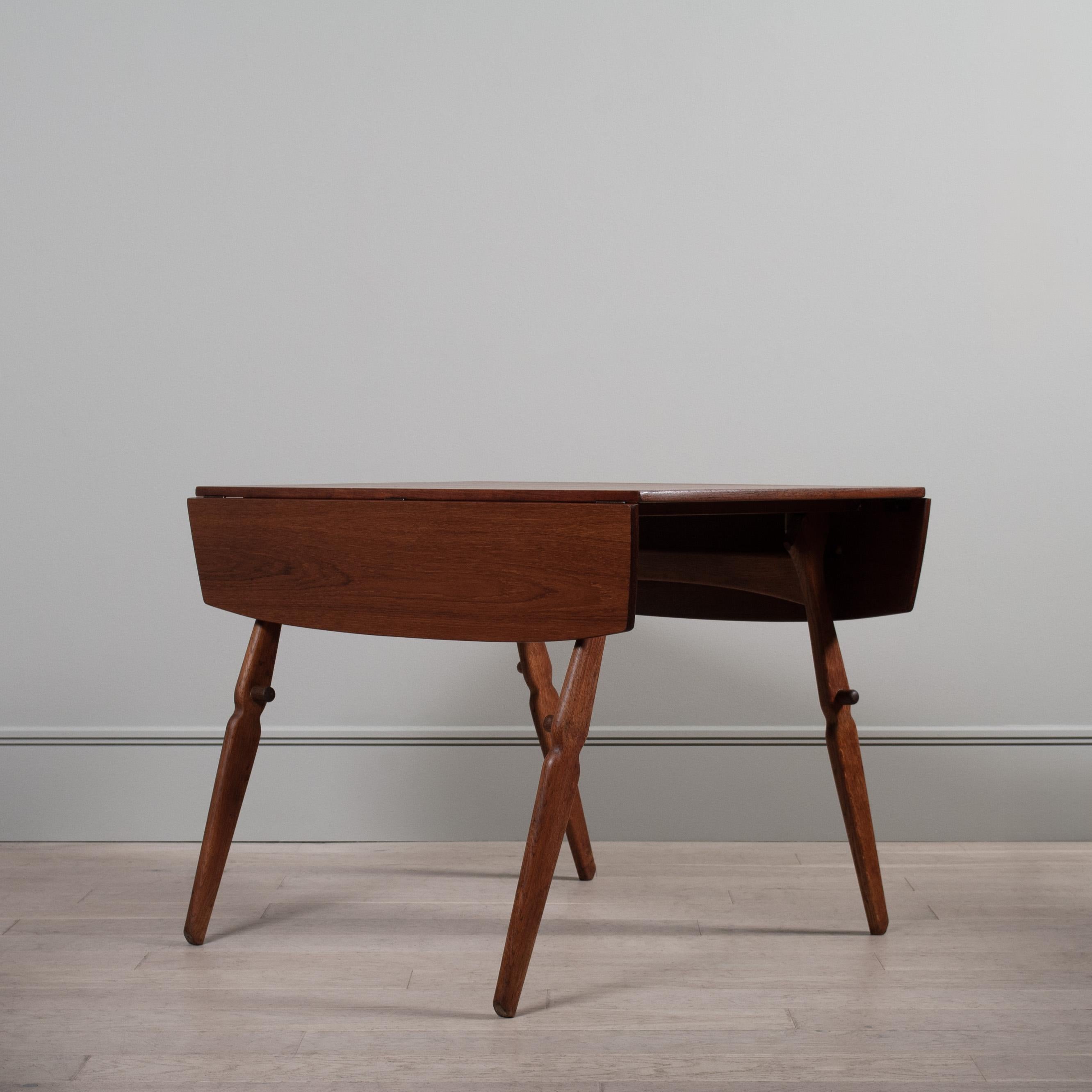 Chêne Table métamorphique en teck et chêne, Arne Hovmand Olsen en vente