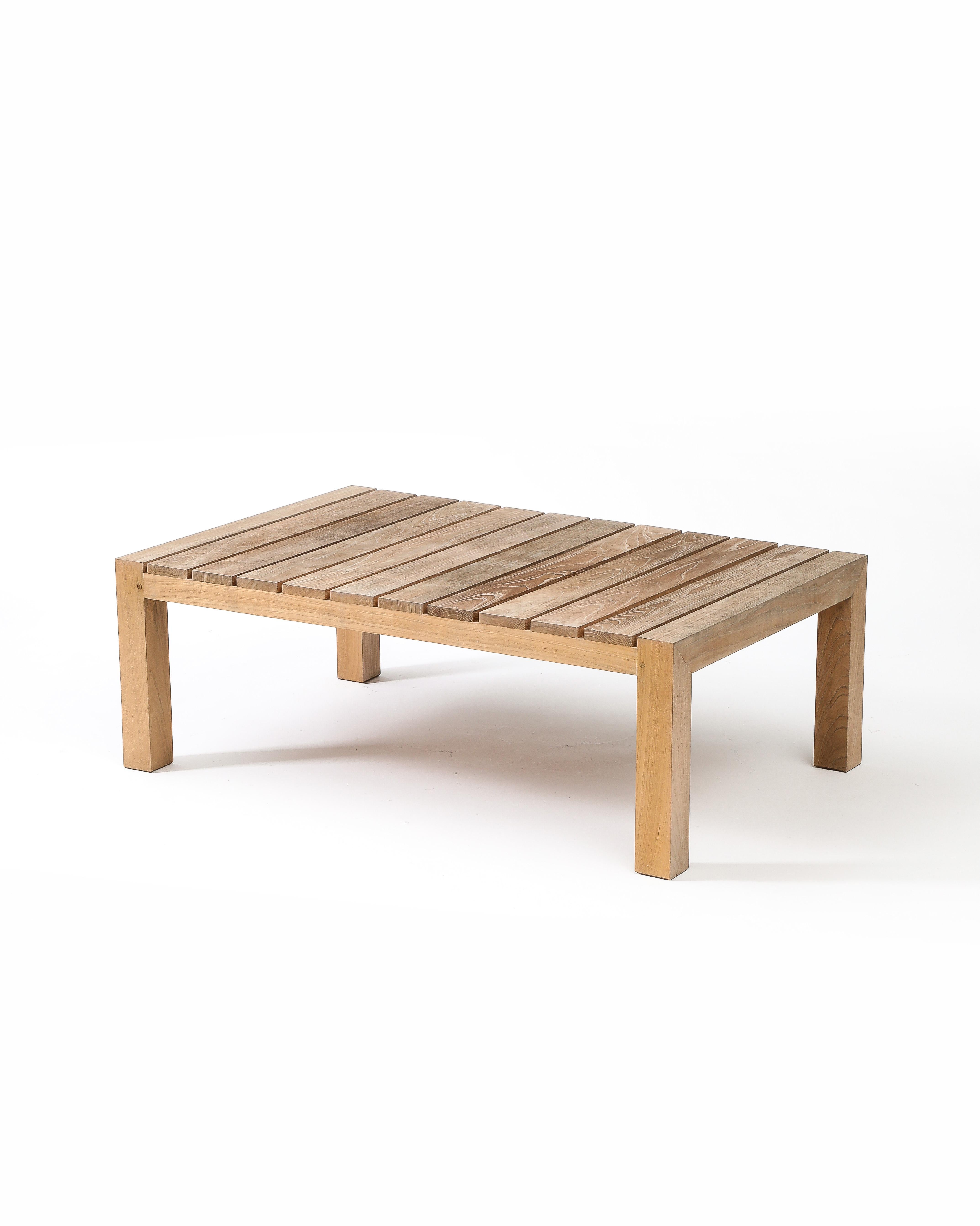 Einzelpreis; zwei verfügbar.

Tische aus Teakholz für den Außenbereich.