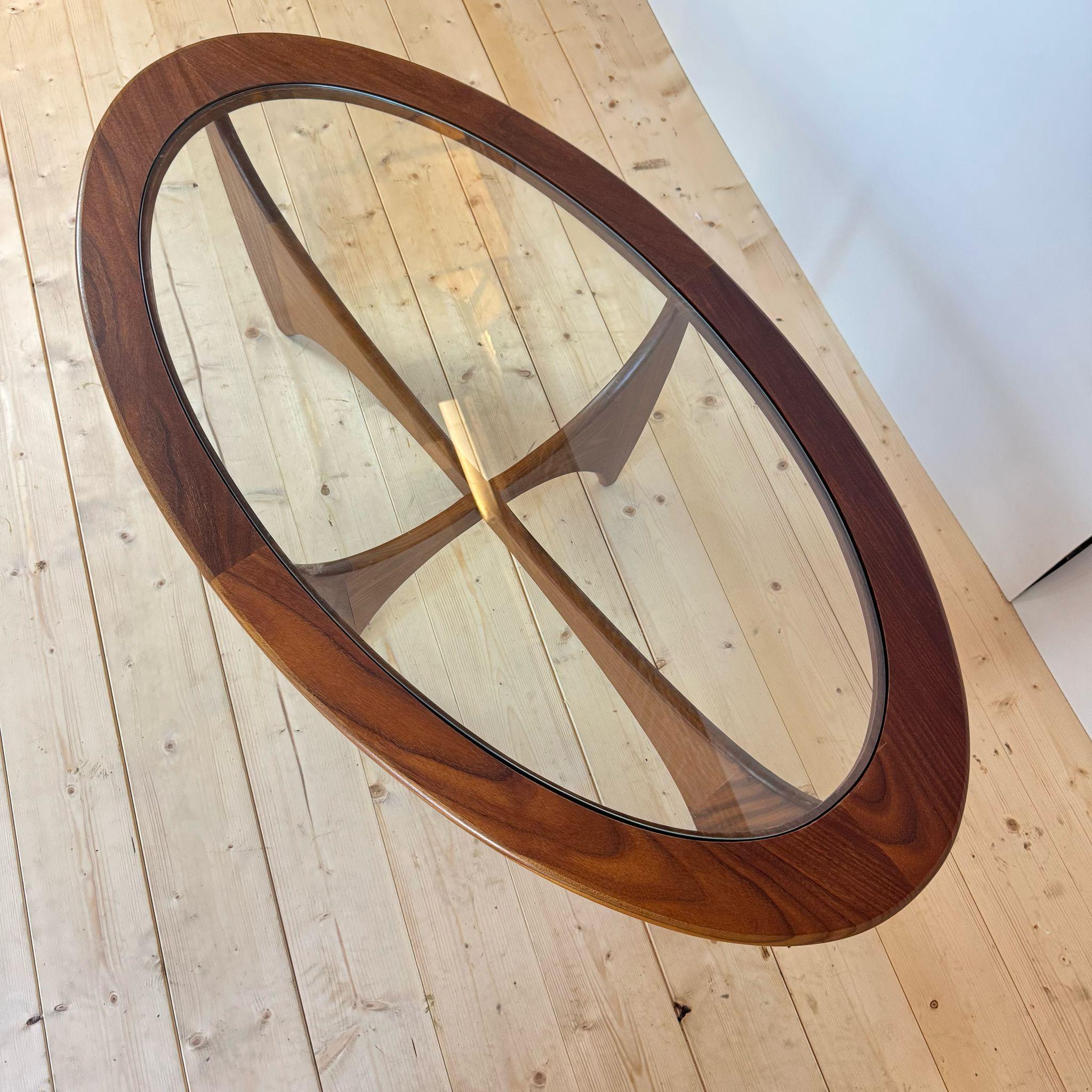 Teak oval coffee table, UK 1960 