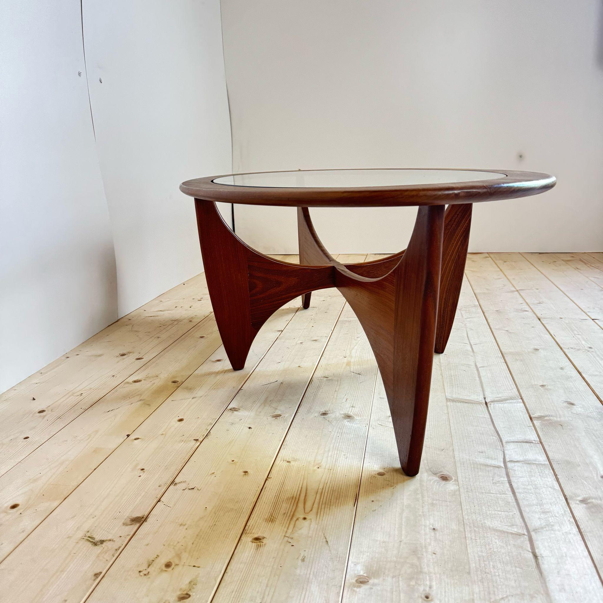 Teak oval coffee table, UK 1960 