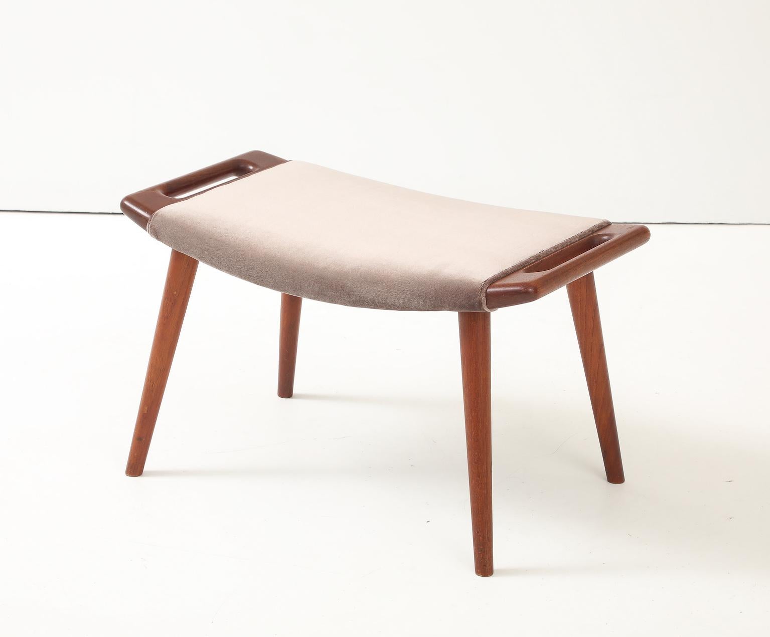 Silla y otomana de teca ''Papá Oso'' de Hans J. Wegner para A.P. Robado en venta 6