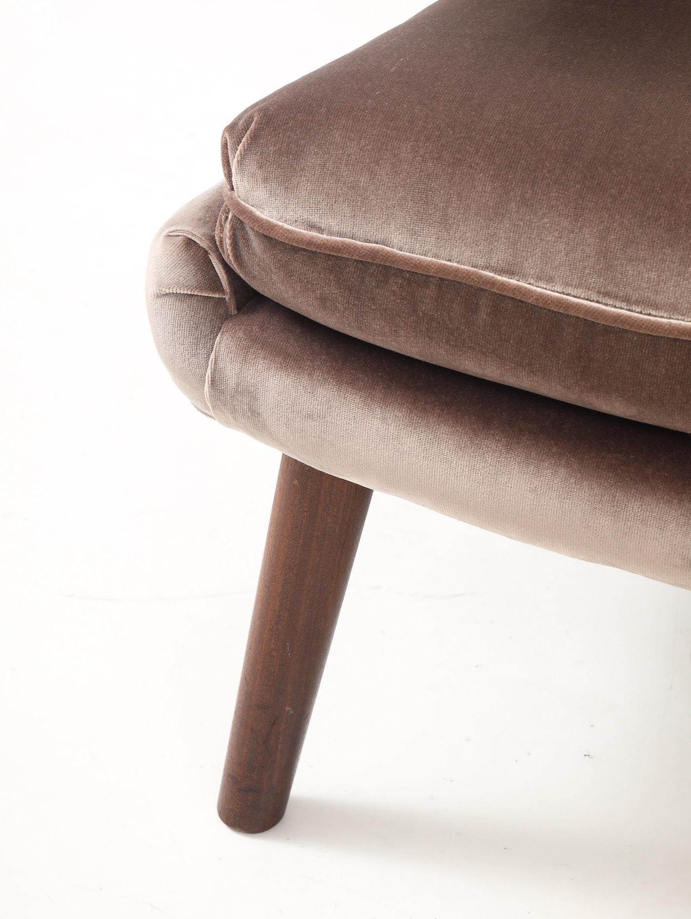 Silla y otomana de teca ''Papá Oso'' de Hans J. Wegner para A.P. Robado en Bueno estado para la venta en Montreal, QC