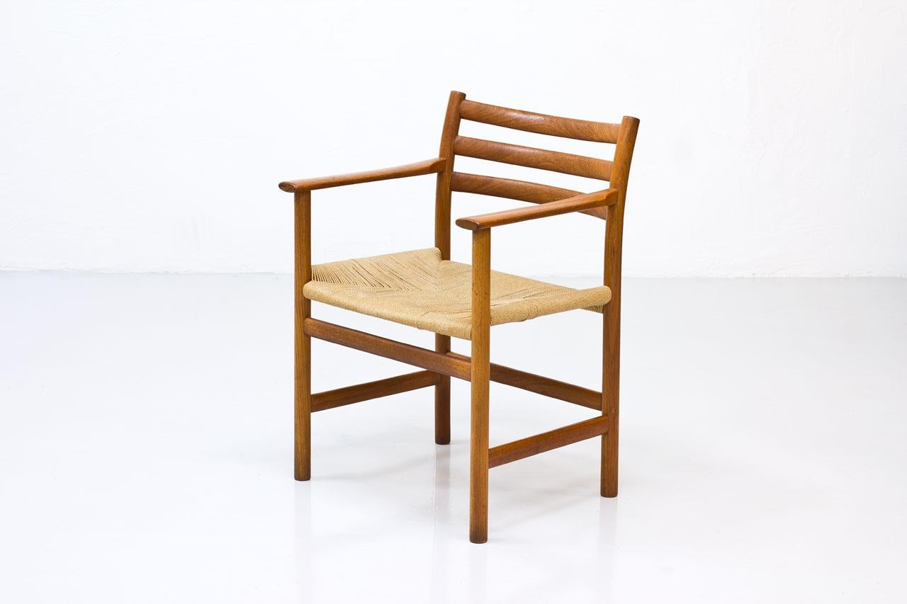 Armchair model 351 designed by
Poul Volther. Manufactured in
Denmark by Sorø Stolefabrik in
the 1960s. Made from teak with
paper cord seat. Good vintage
condition with signs of wear and
patina.